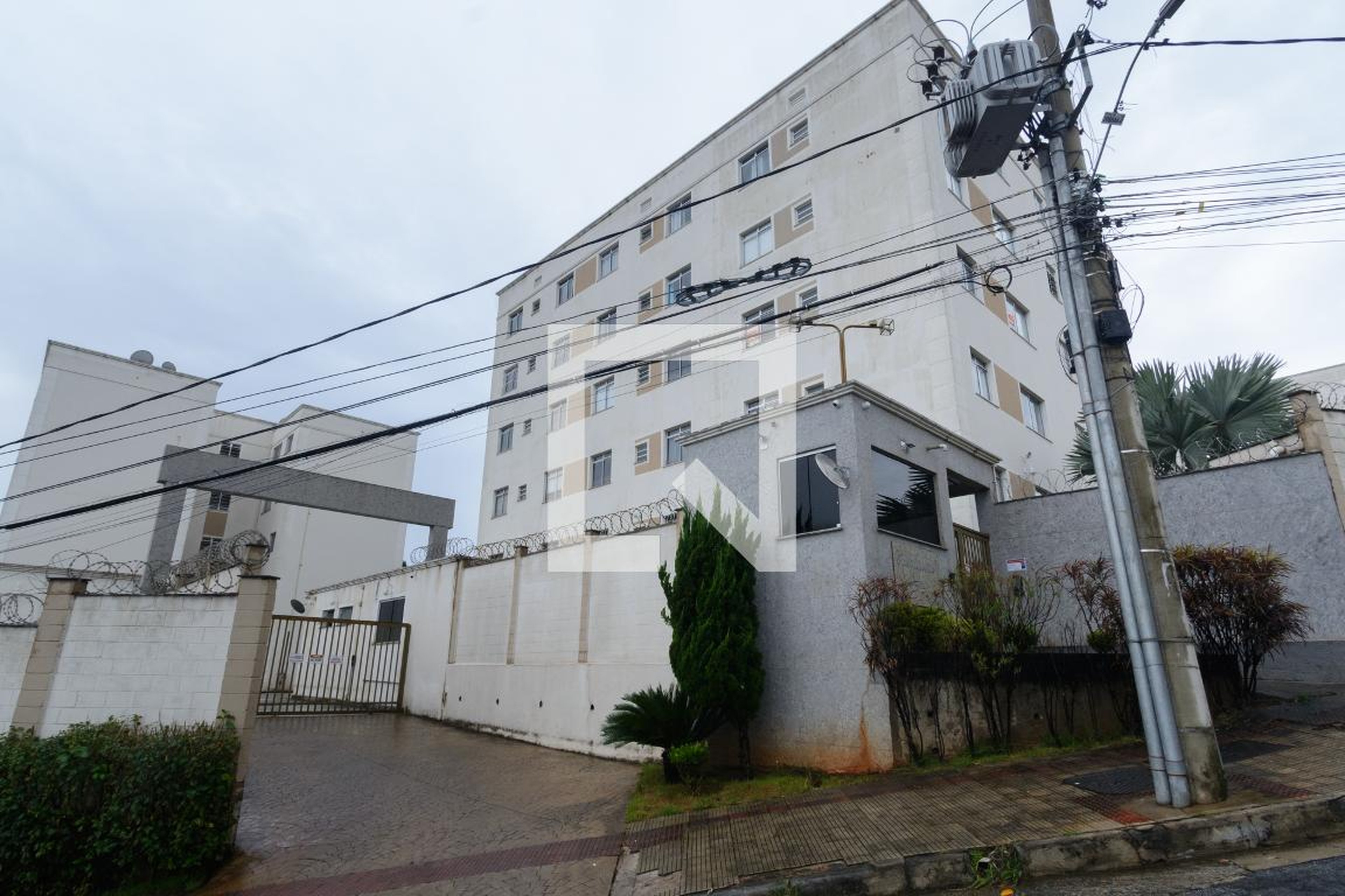 Fachada Condomínio em Rua Oliveiro Márciano, 310