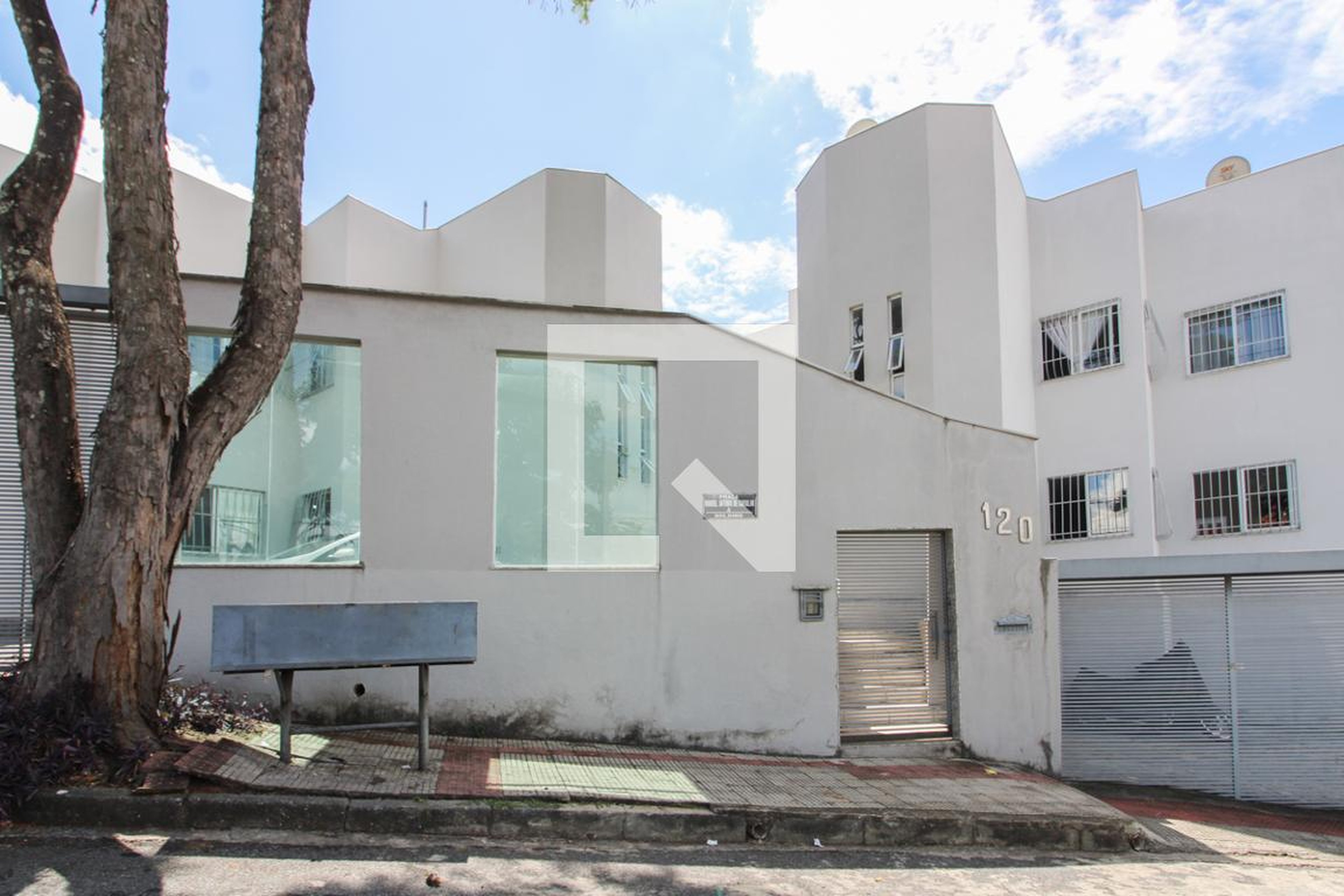 Fachada Condomínio em Praça Manoel Antônio de Carvalho, 1