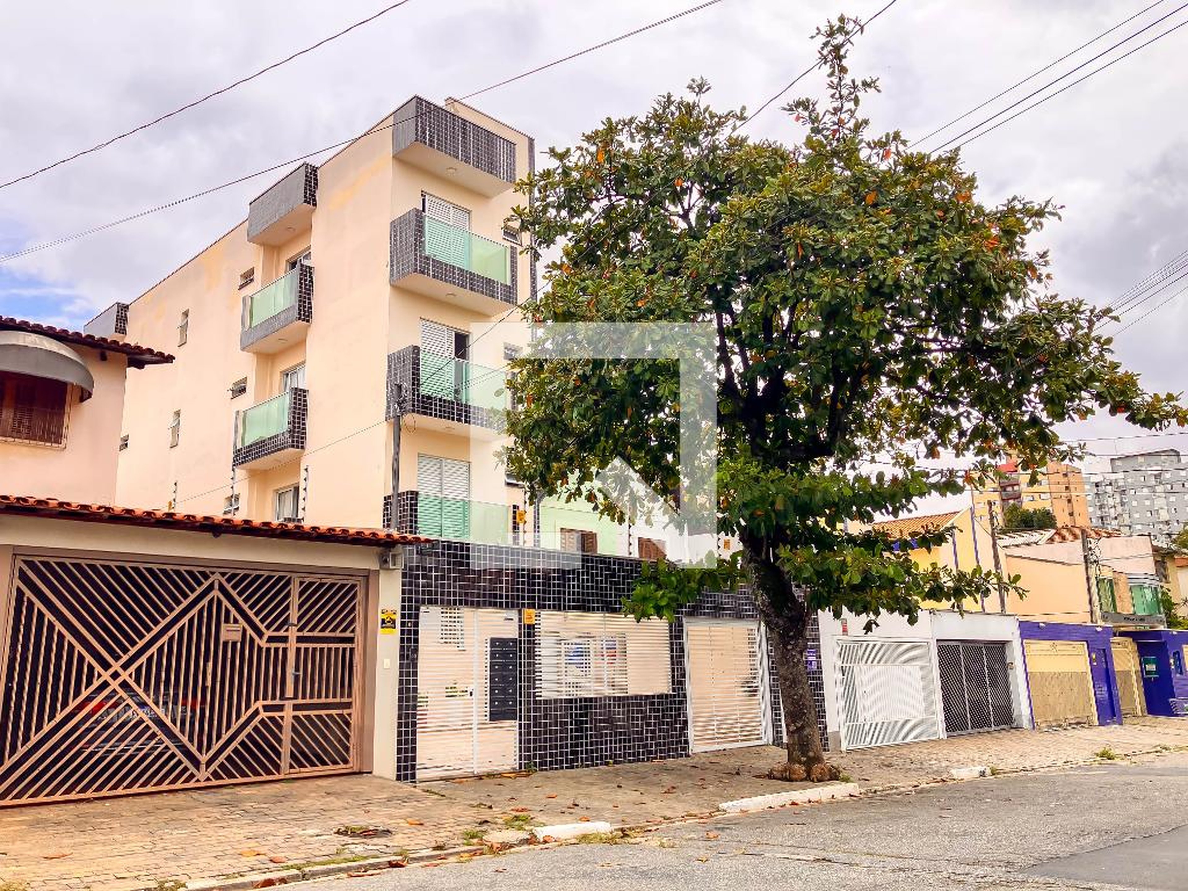 Fachada Condomínio em Rua Pitinga, 406