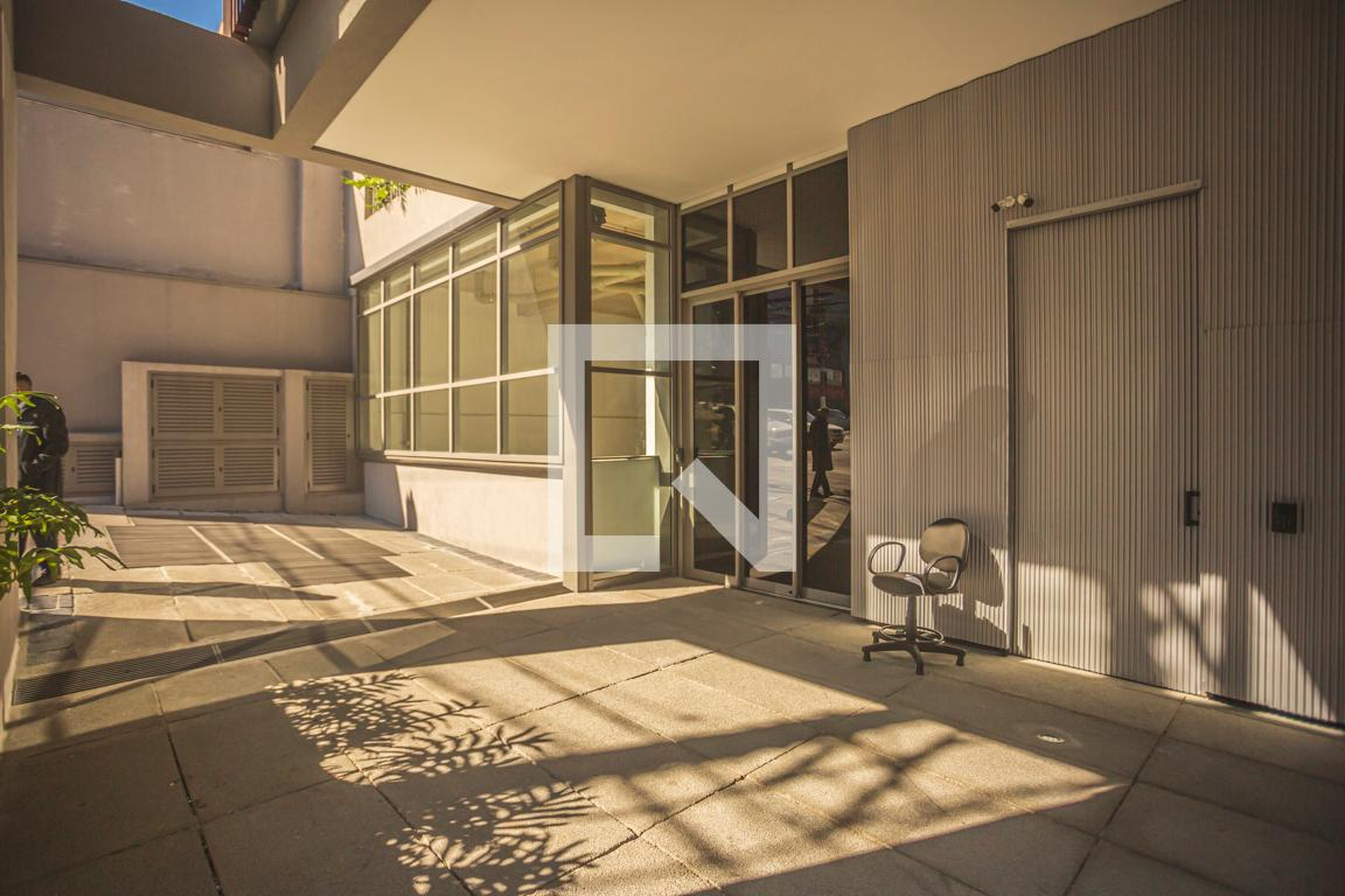 Hall de Entrada - On Loefgren