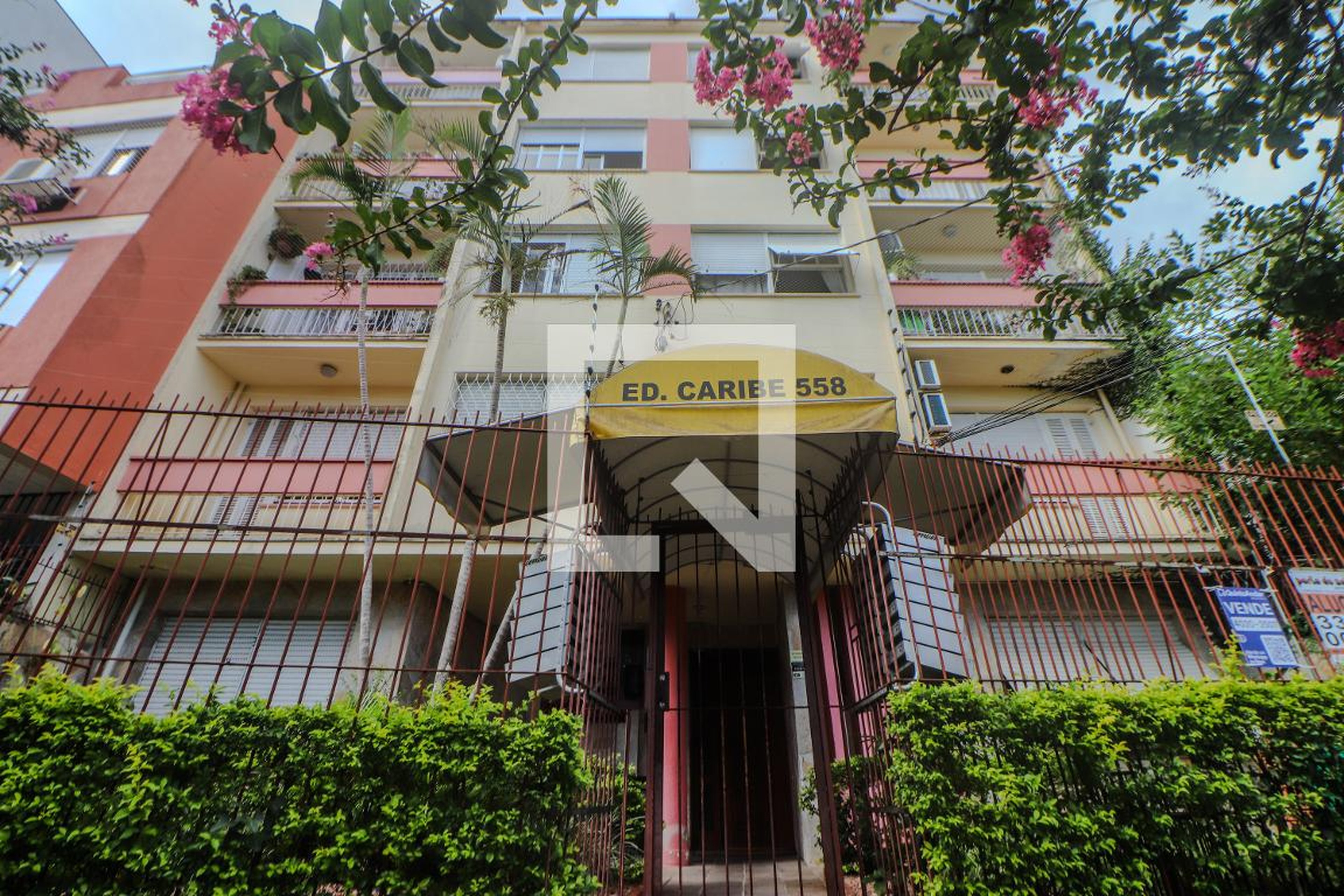 Fachada Condomínio em Rua Dona Eugênia, 196