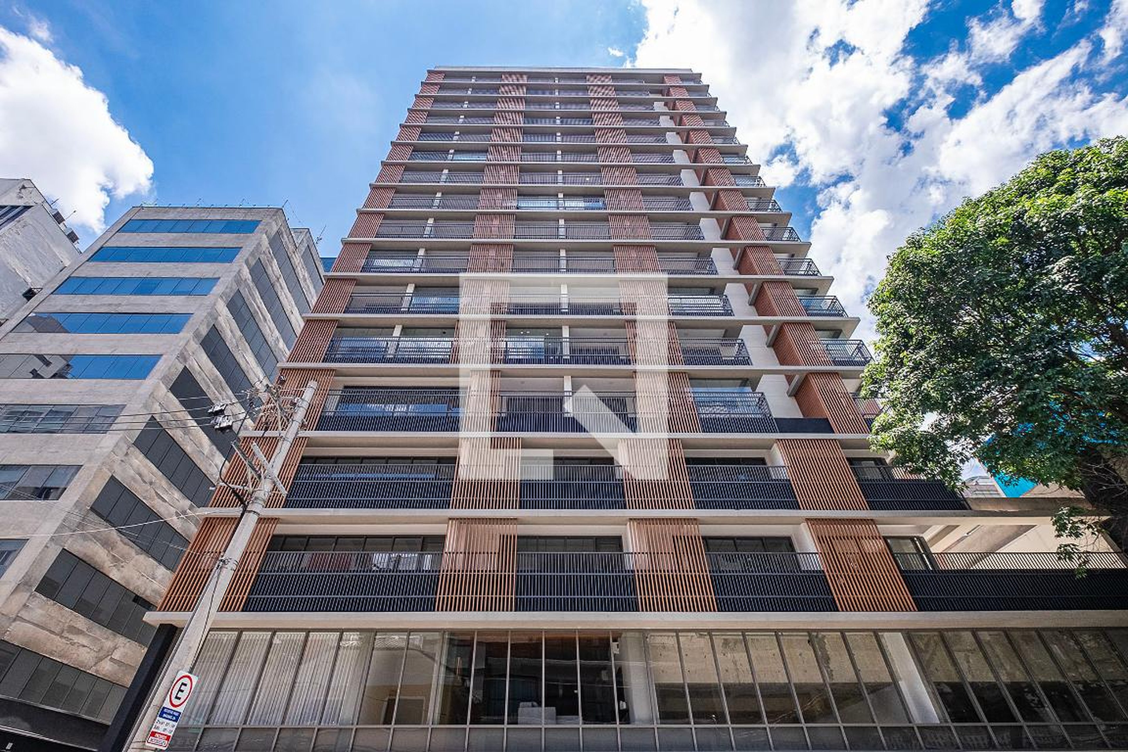 Fachada Condomínio em Rua Desembargador Eliseu Guilherme, 279