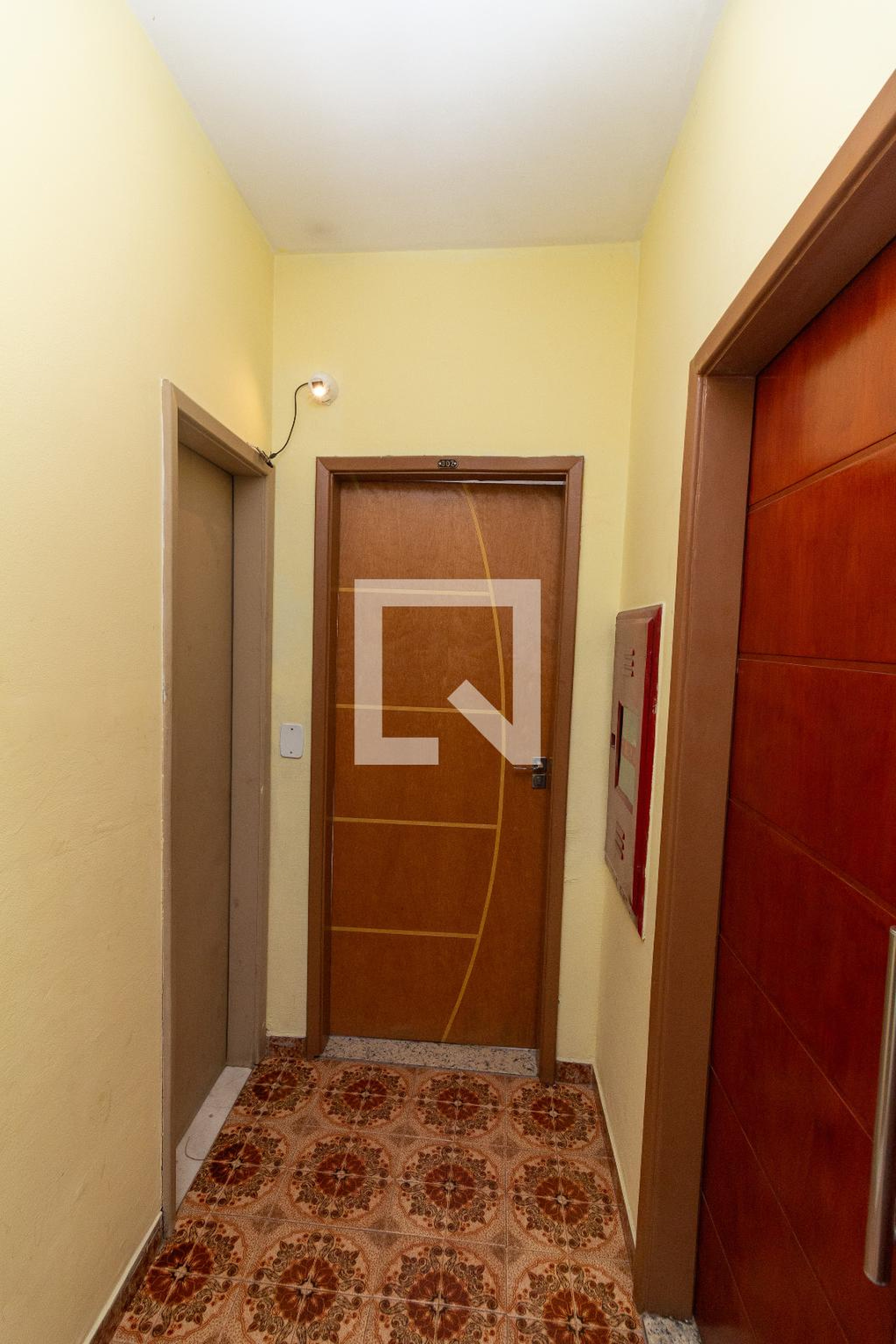 Entrada Condomínio em Rua das Camélias, 189