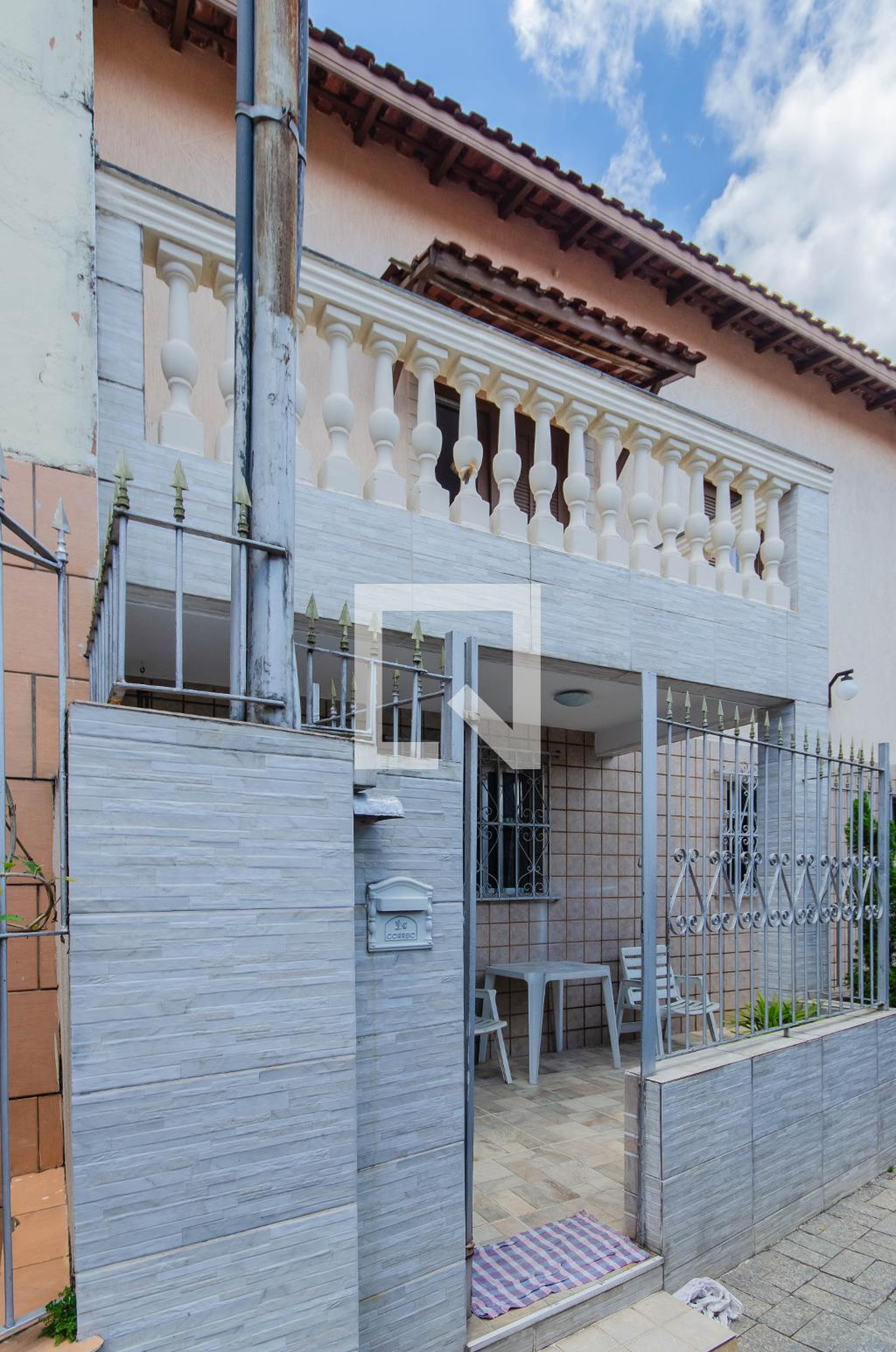 Fachada Condomínio em Rua Teixeira Mendes, 139