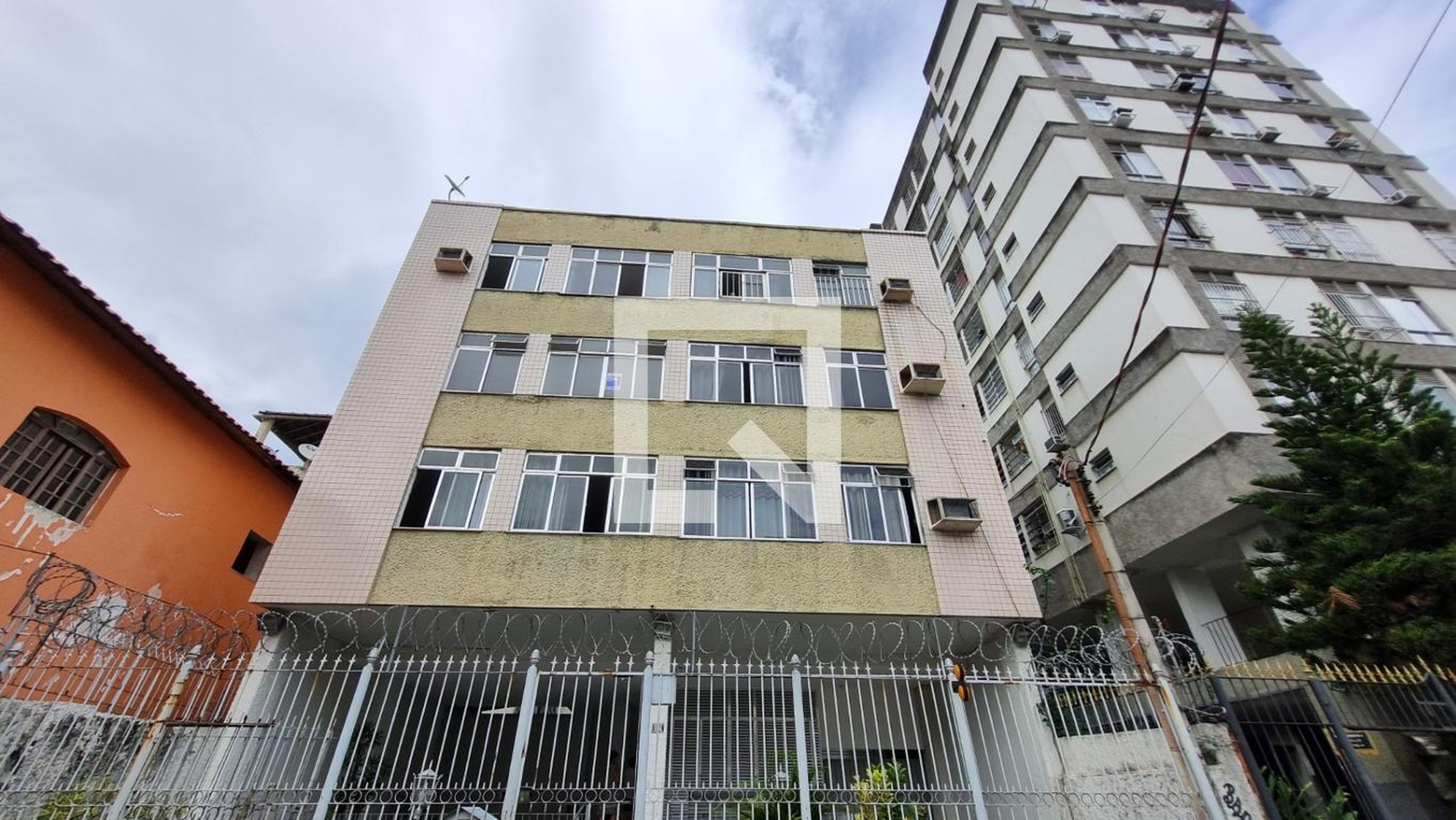 Fachada Condomínio Barão do Bom Retiro, 1104