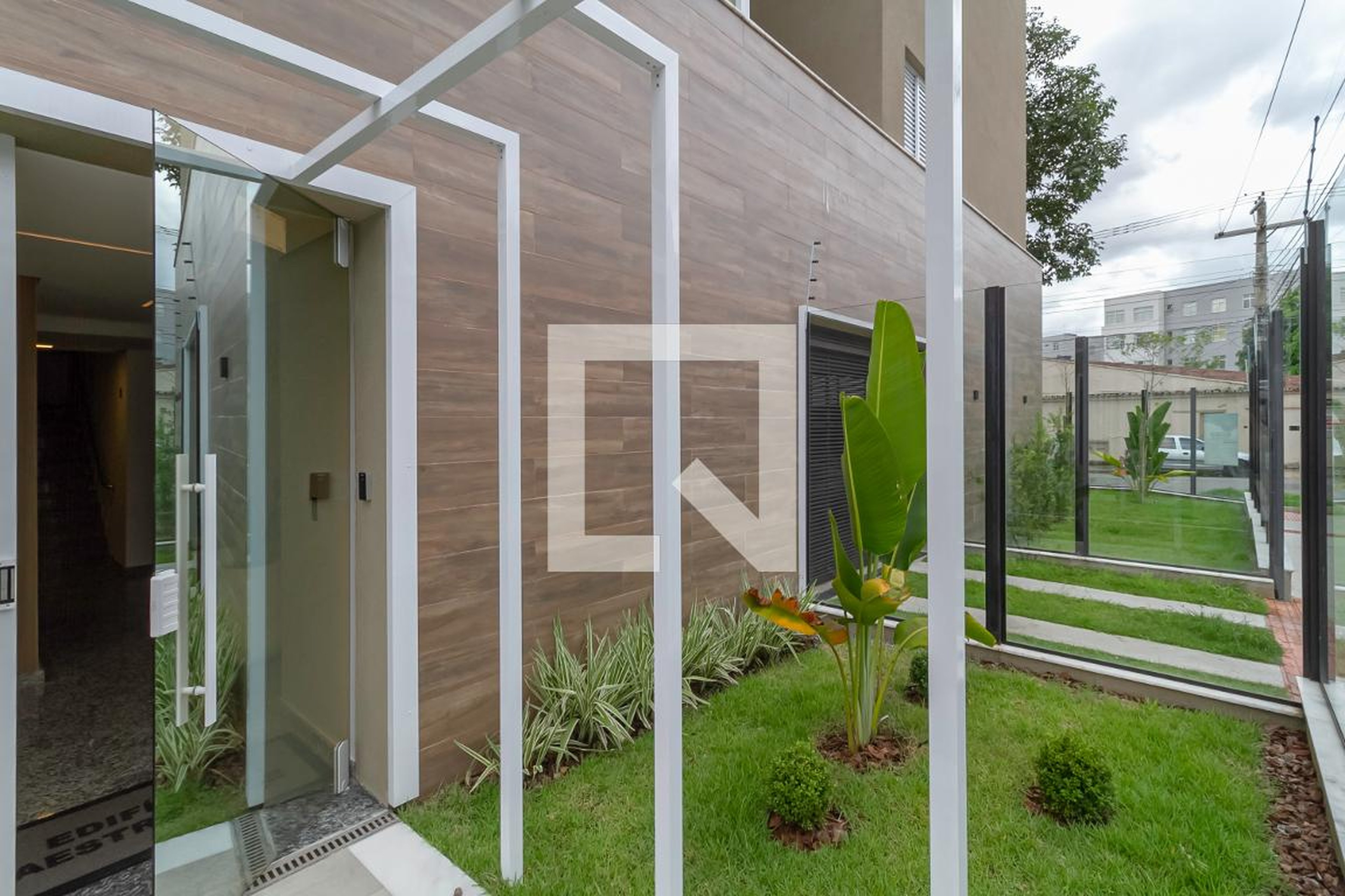 Entrada Condomínio em Rua Estrela Dalva, 101