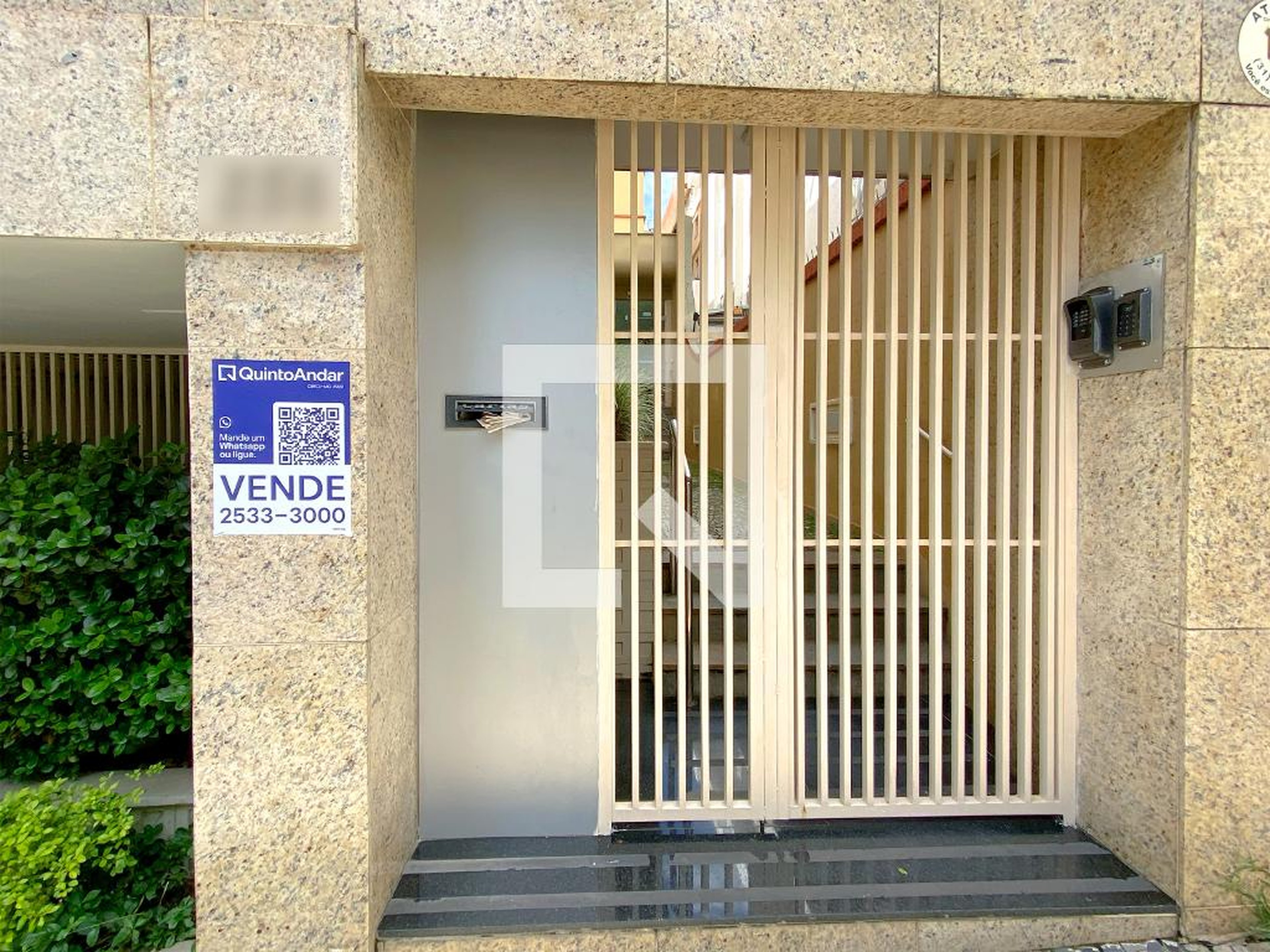 Fachada Condomínio em Rua Alfenas, 356