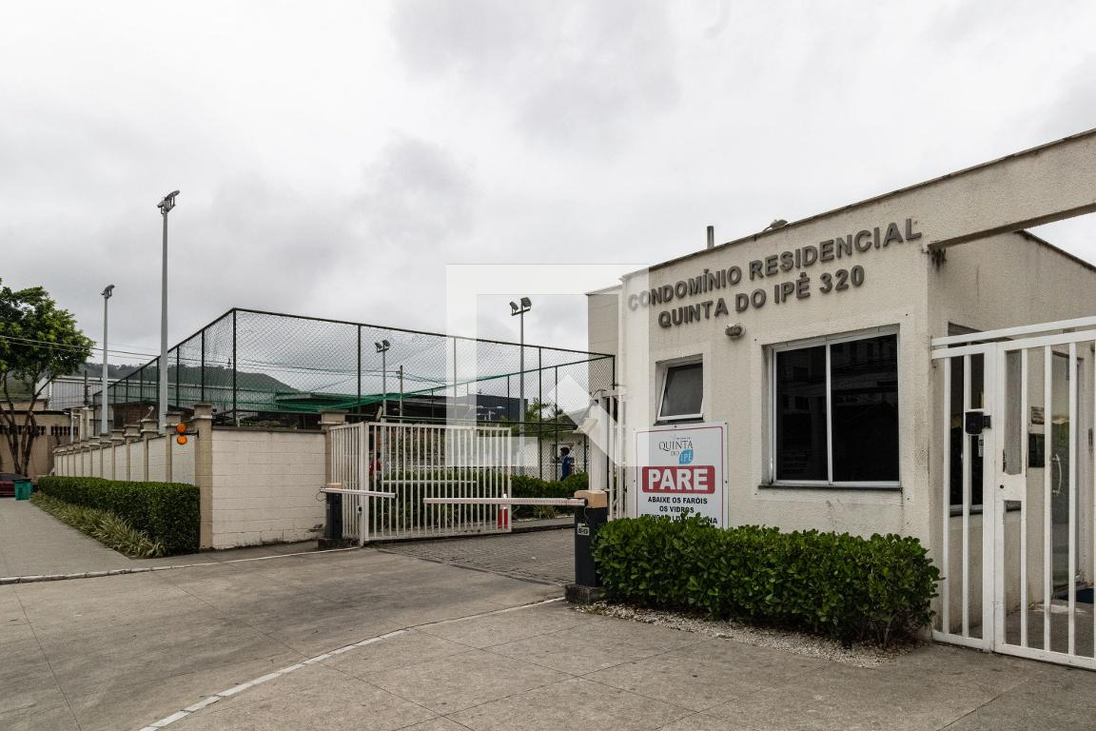 Fachada do Condomínio Condomínio em Rua das Amendoeiras, 620