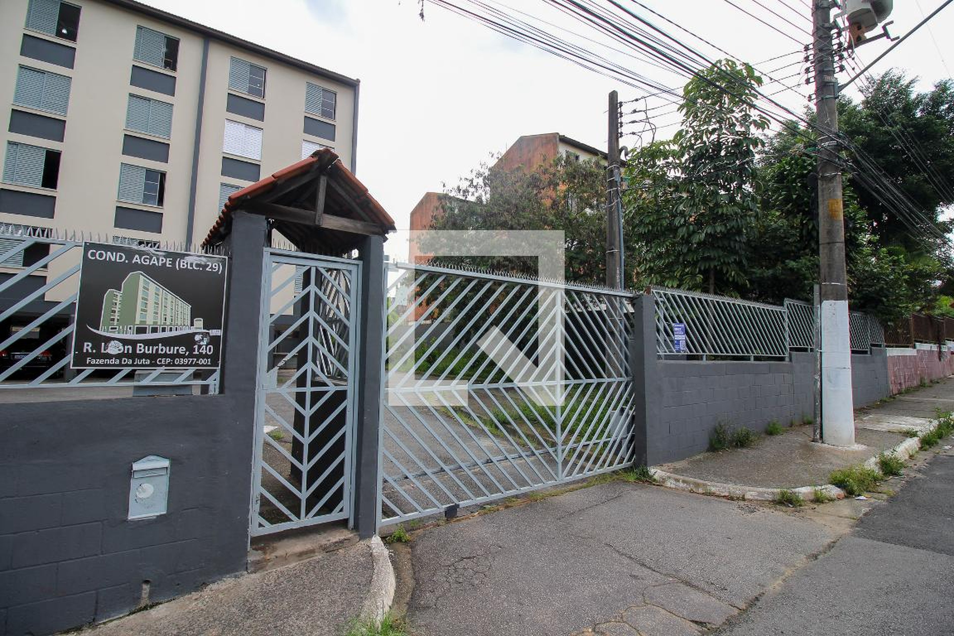 Fachada Condomínio em Rua Leon Burbure, 140