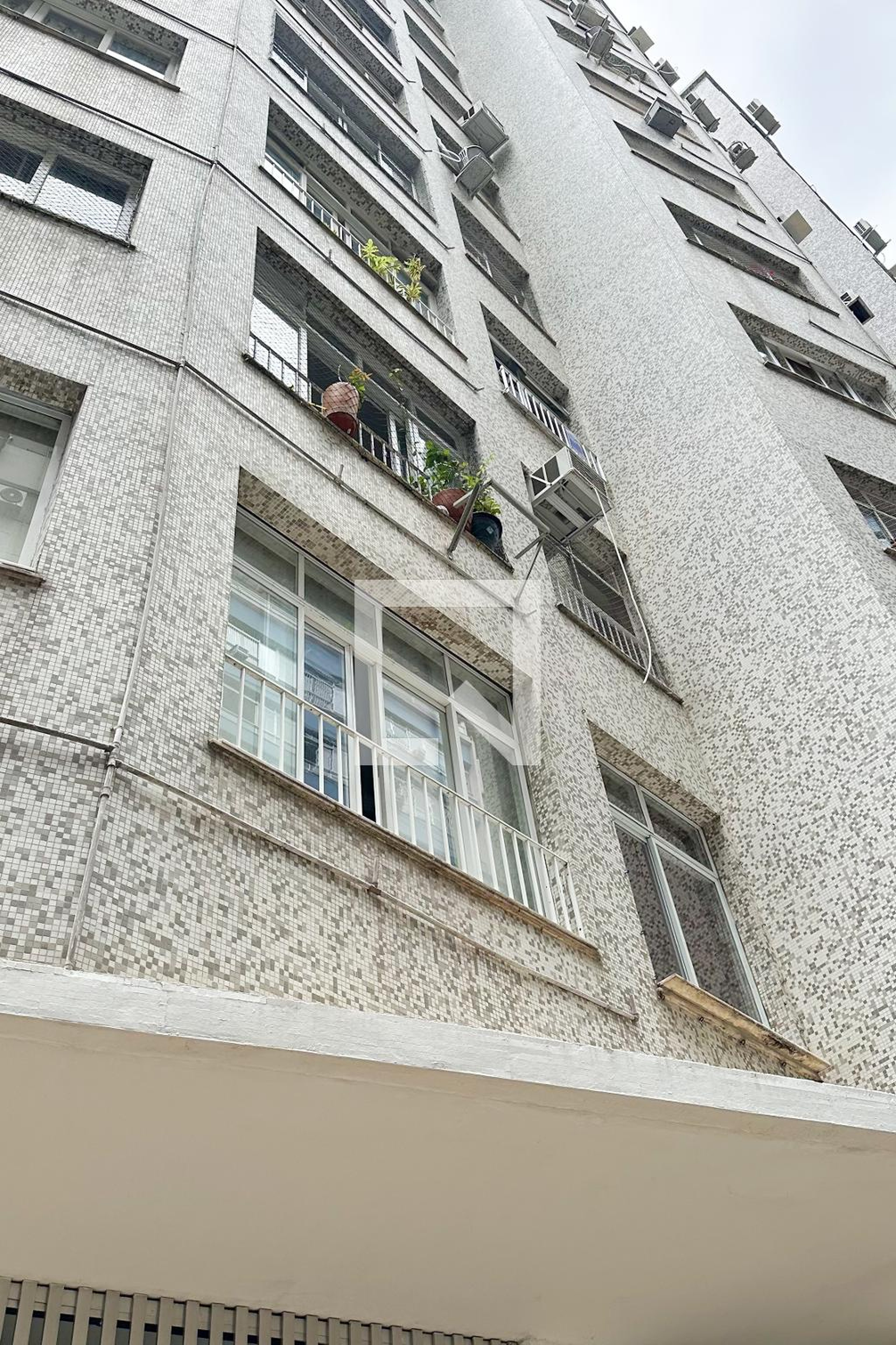 Fachada Condomínio em Rua Professor Gastão Bahiana, 110