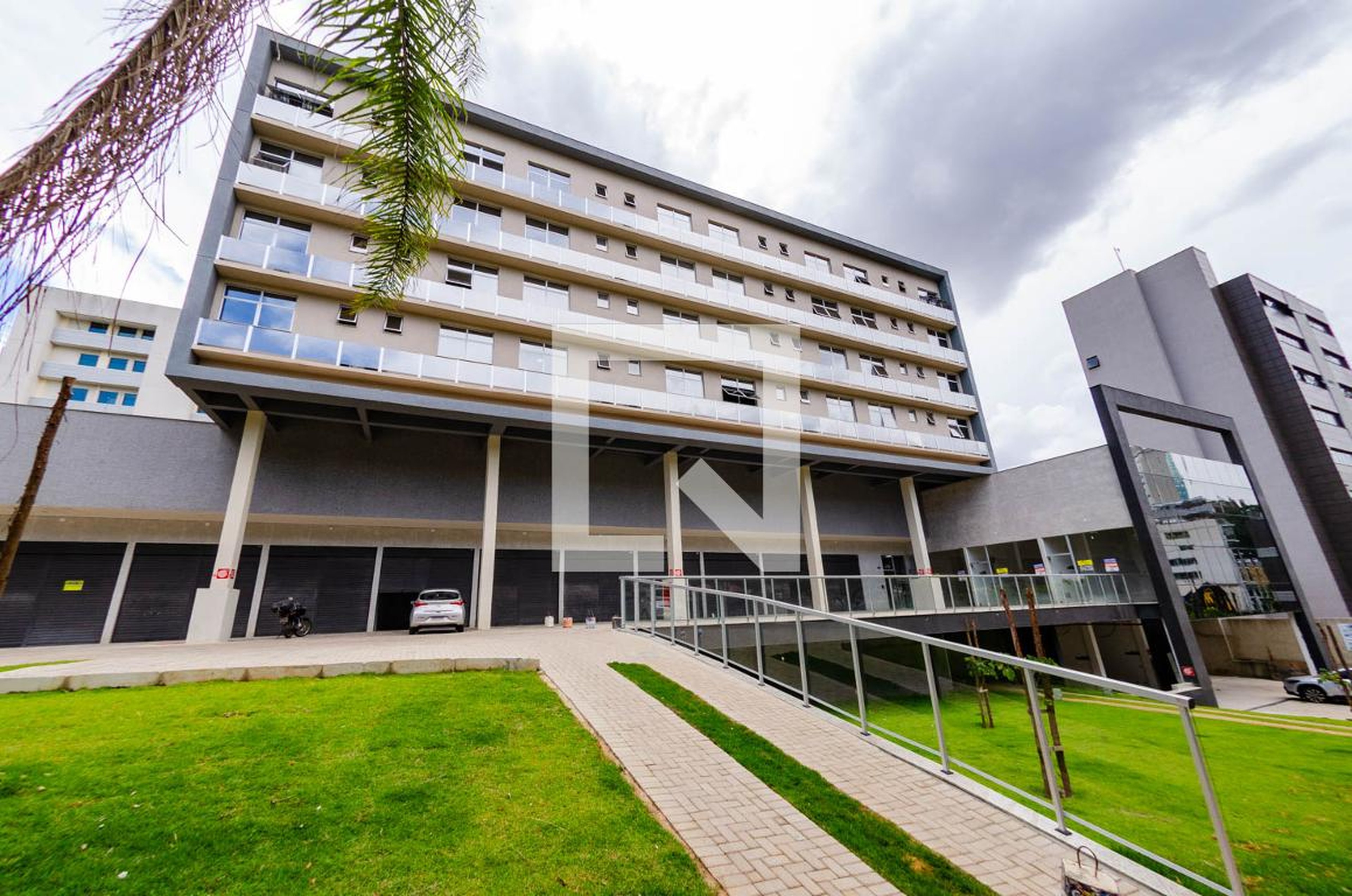 Fachada Condomínio Aracy Center Mall & Residence