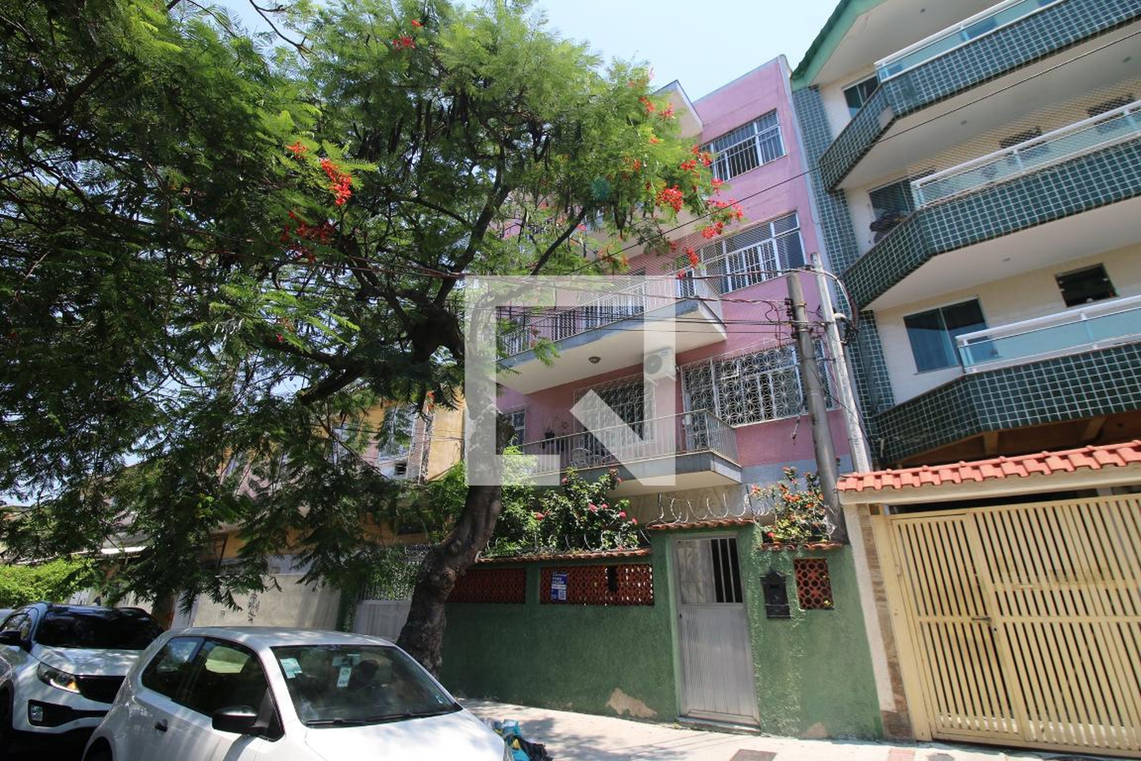 Fachada do Prédio Condomínio em Rua Milton, 163