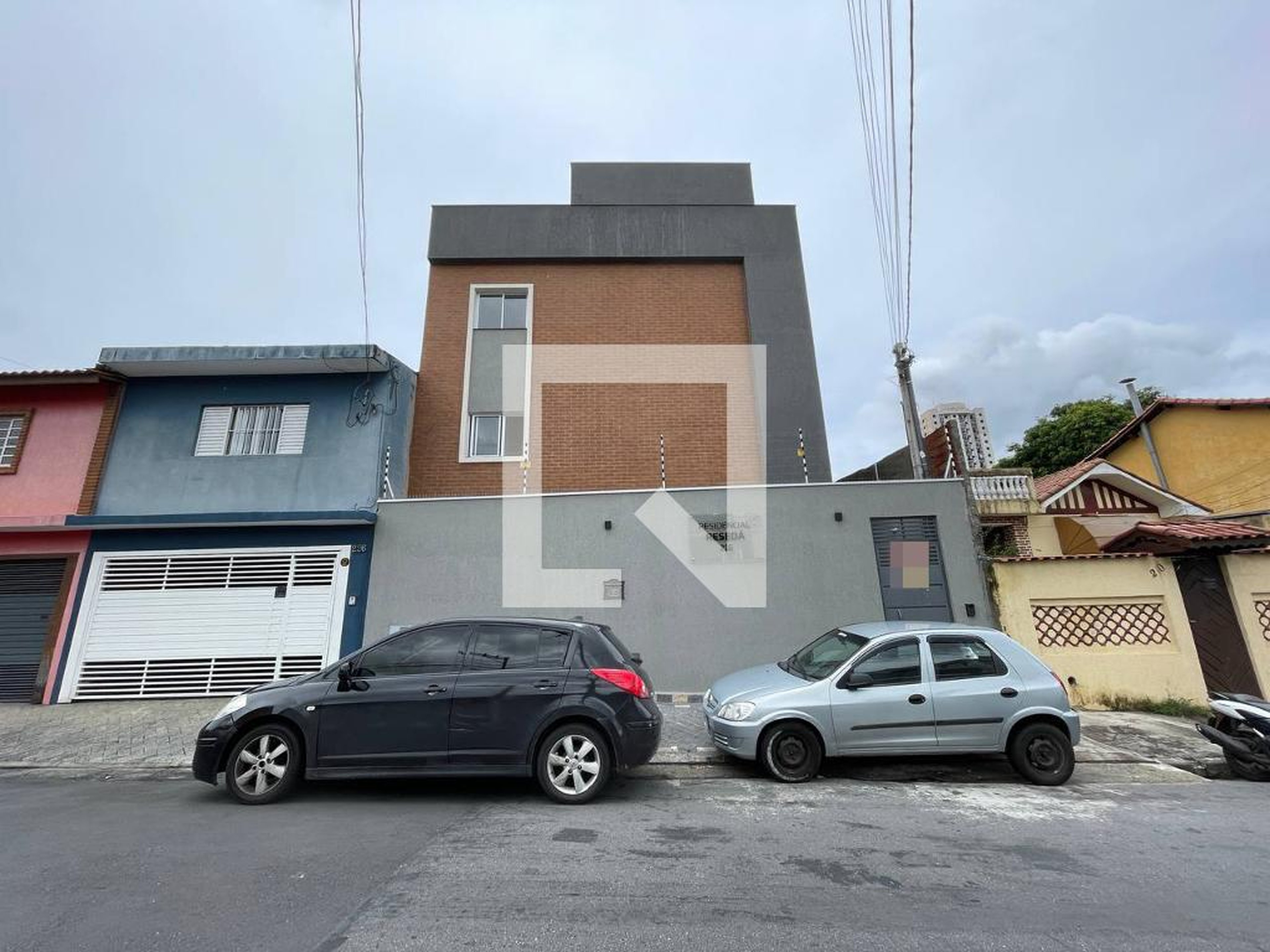 Fachada Residencial Resedá