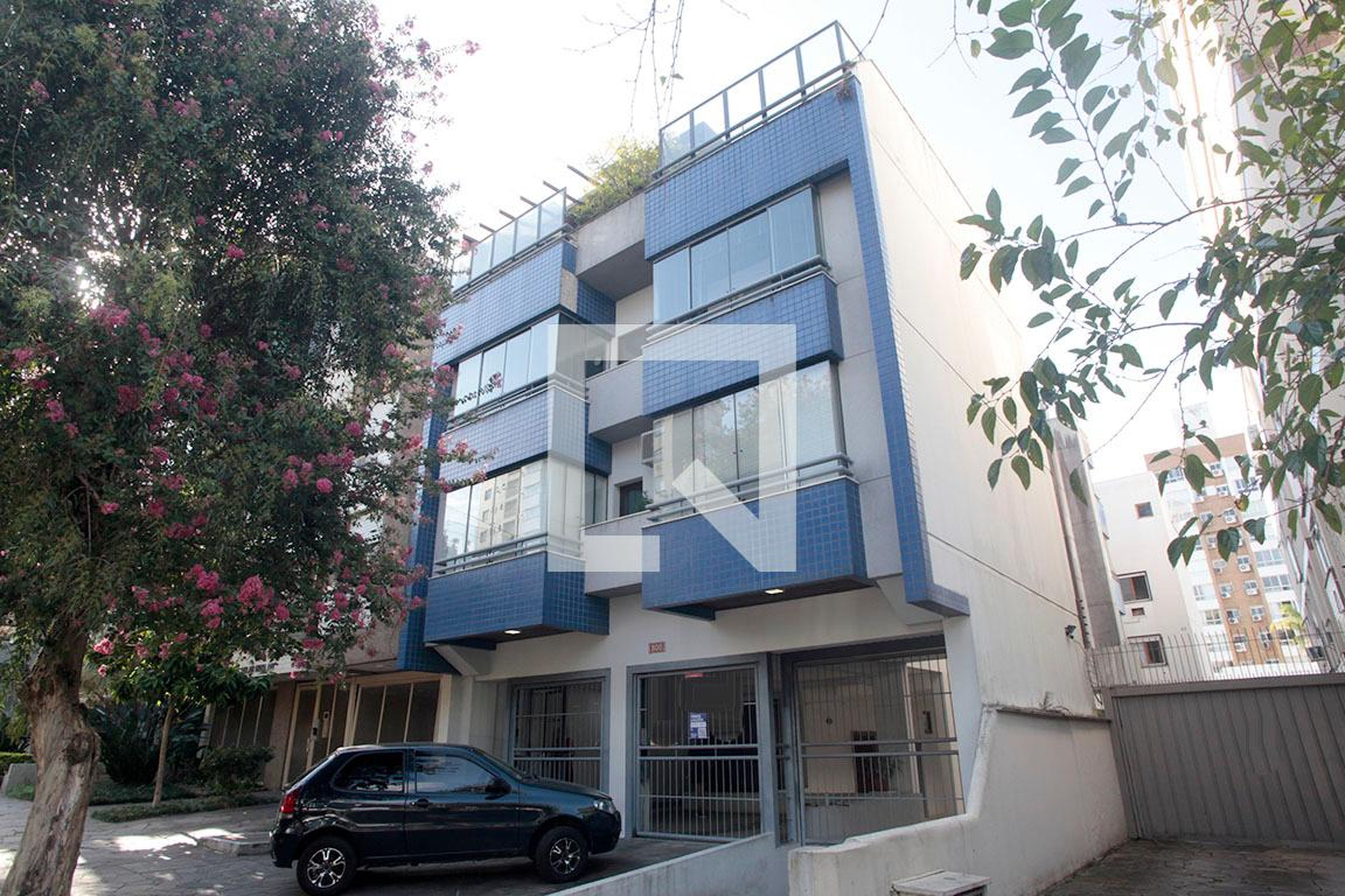 Fachada Condomínio em Rua Tenente Coronel Fabricio Pillar, 800