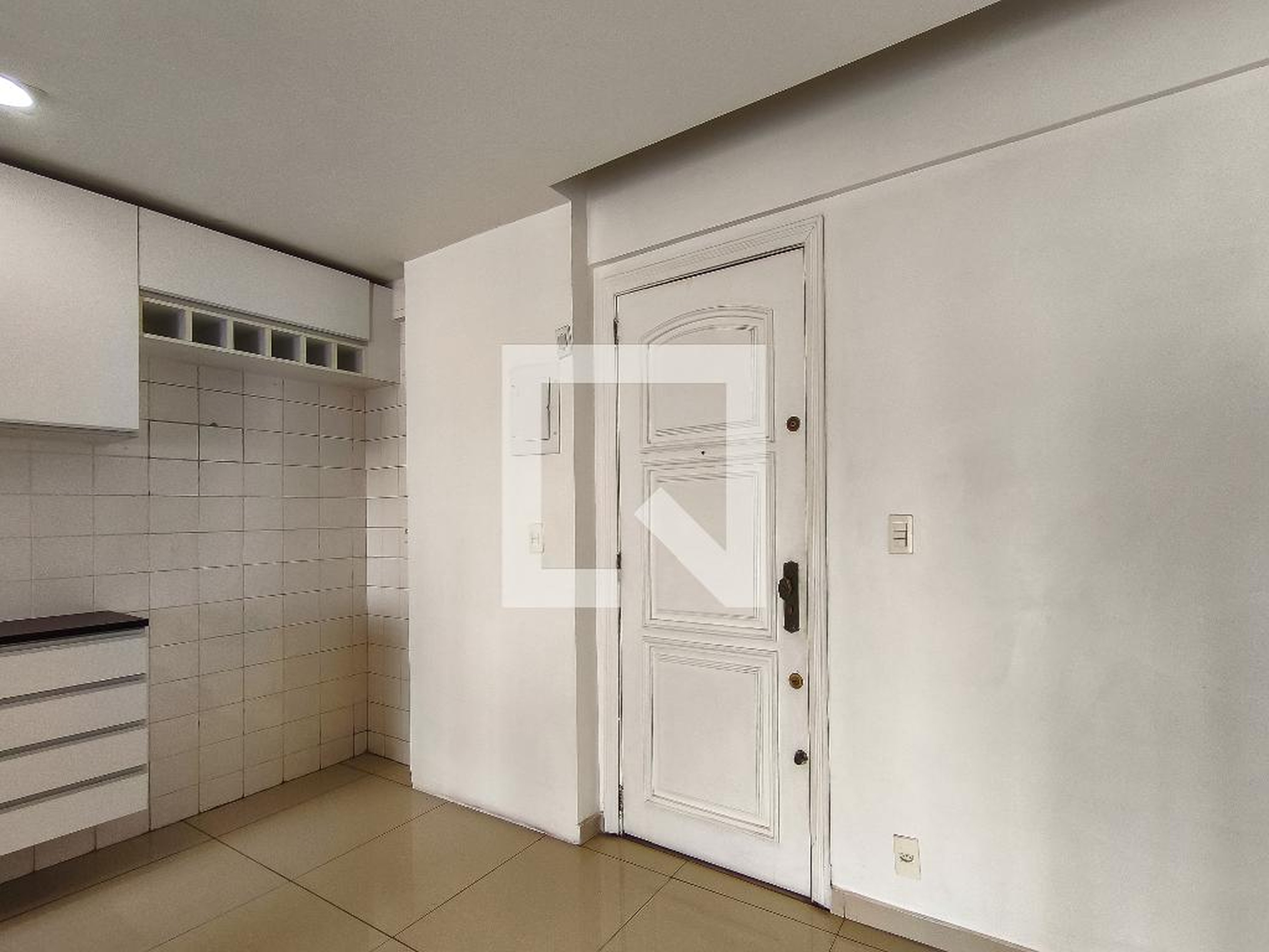 Entrada - Los Angeles