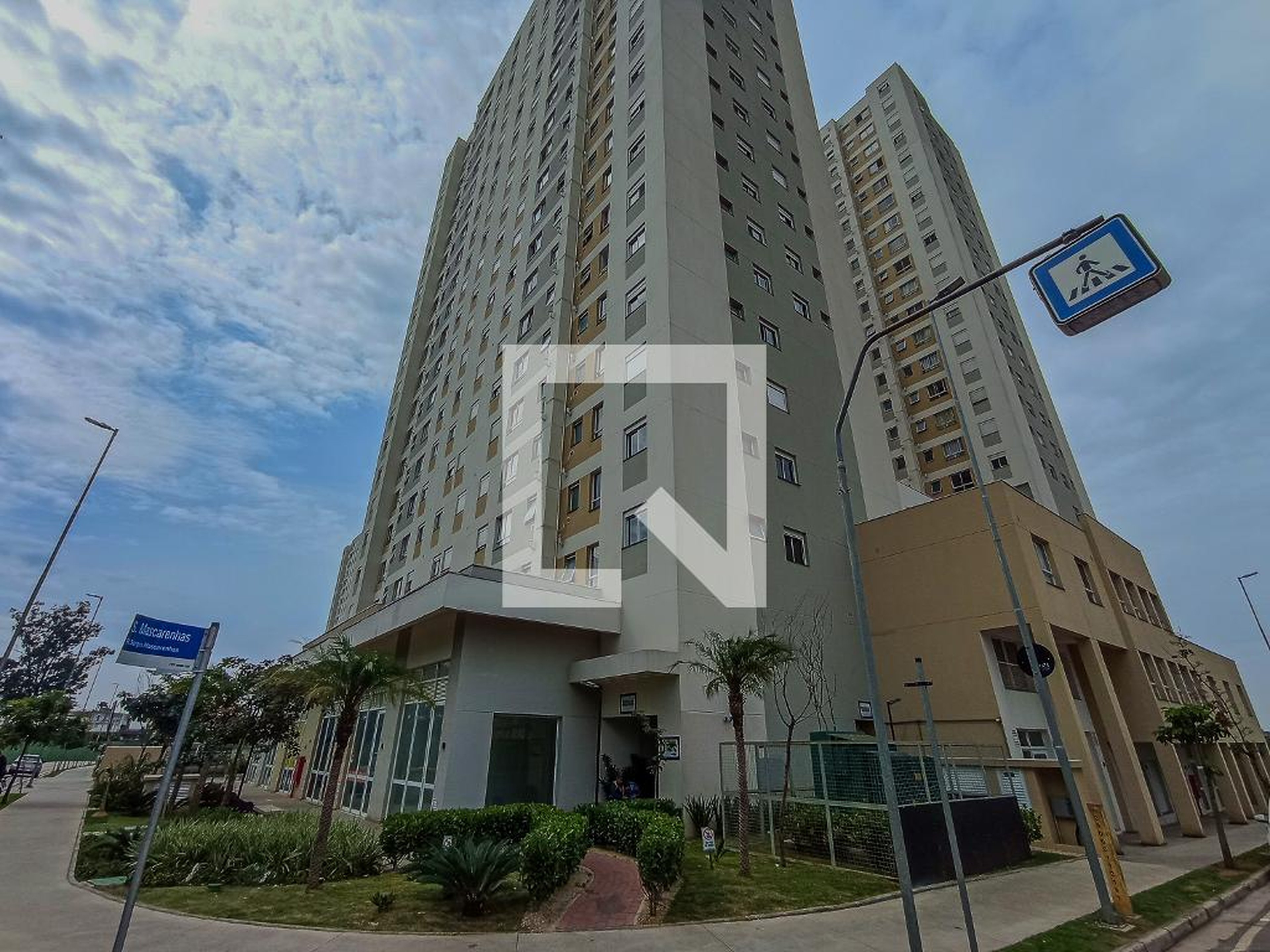 Fachada Condomínio em Rua Cândido Fontoura, 955