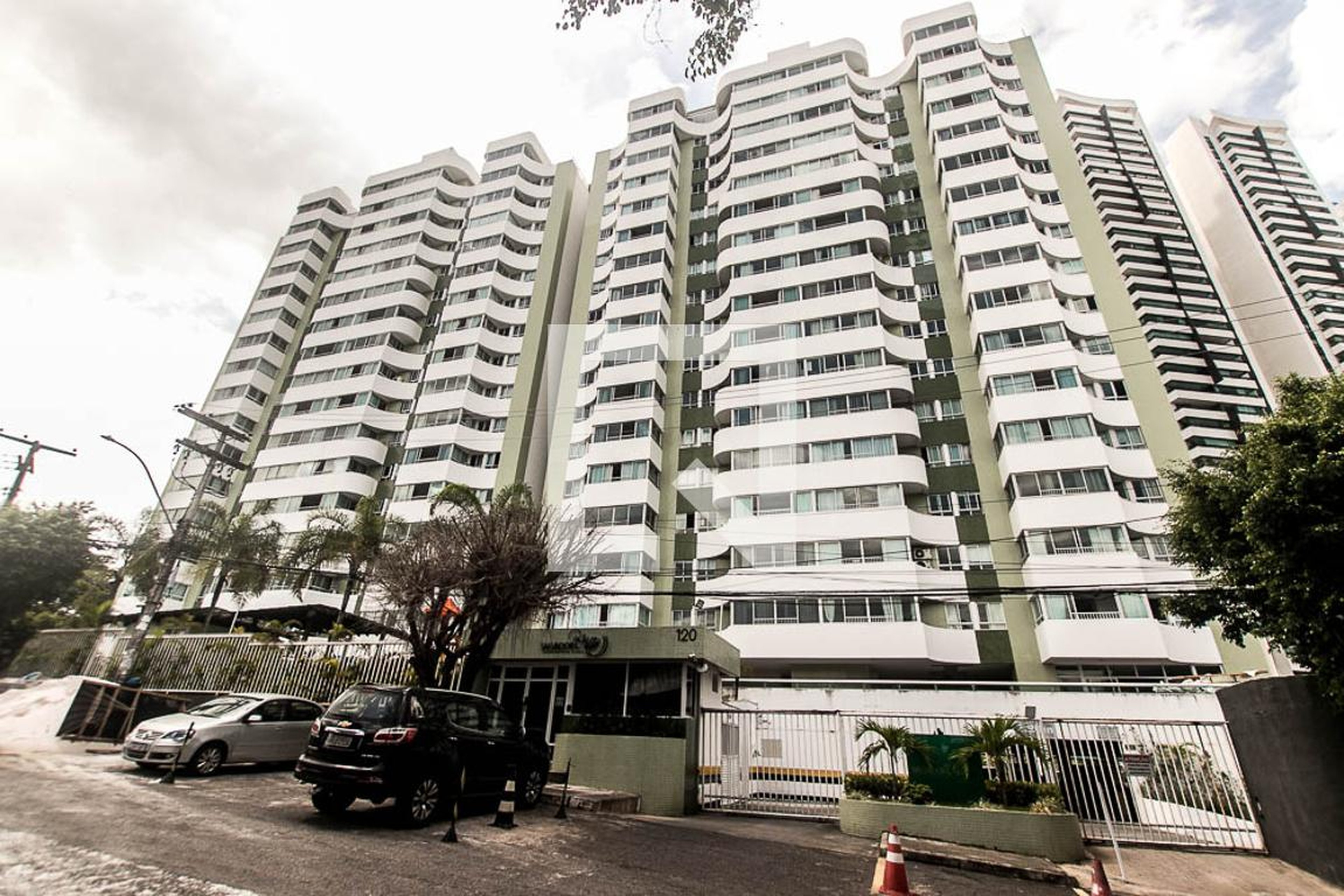 Fachada do Prédio Condomínio Salvador Ville