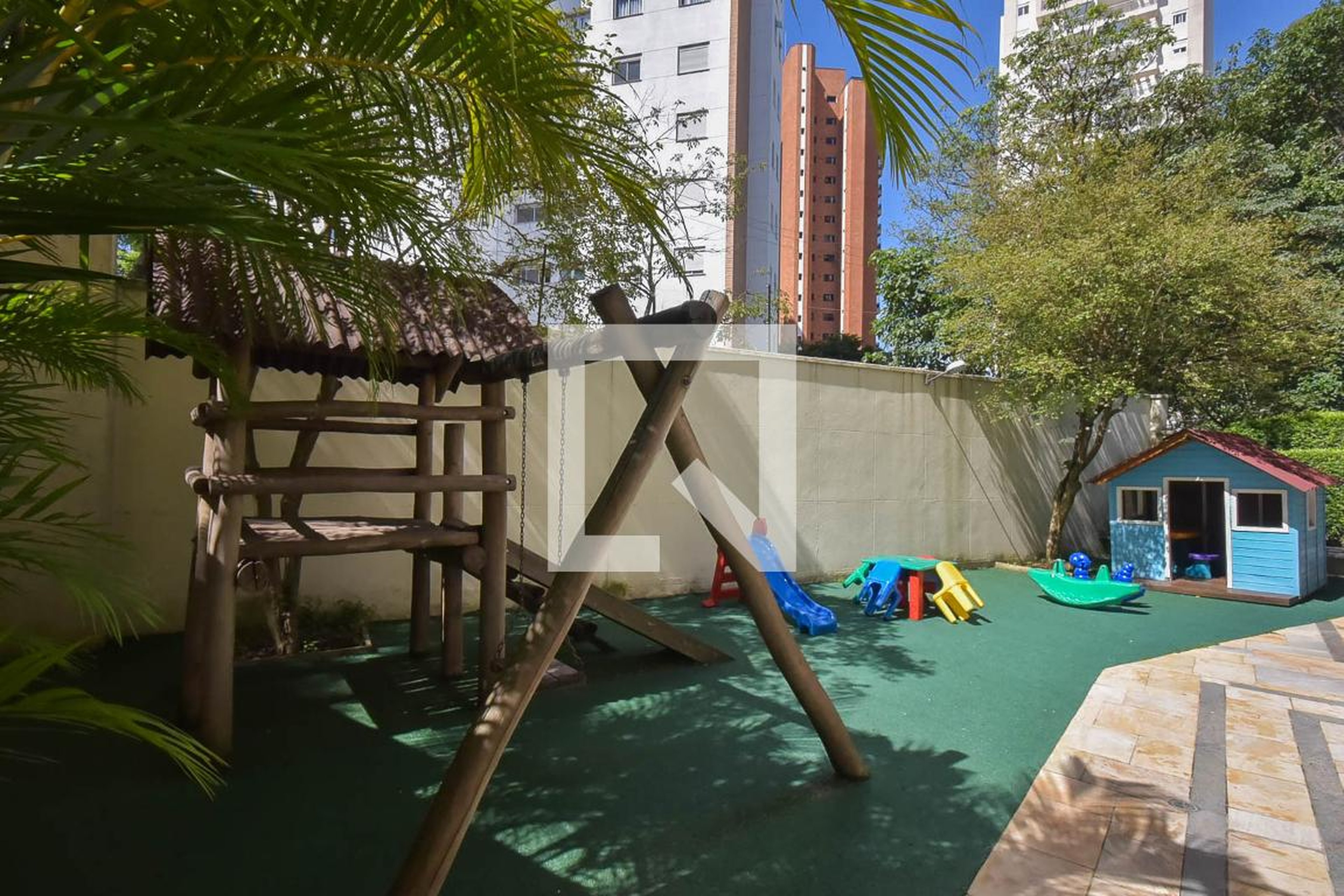 Playground - Edifício Queen Elizabeth