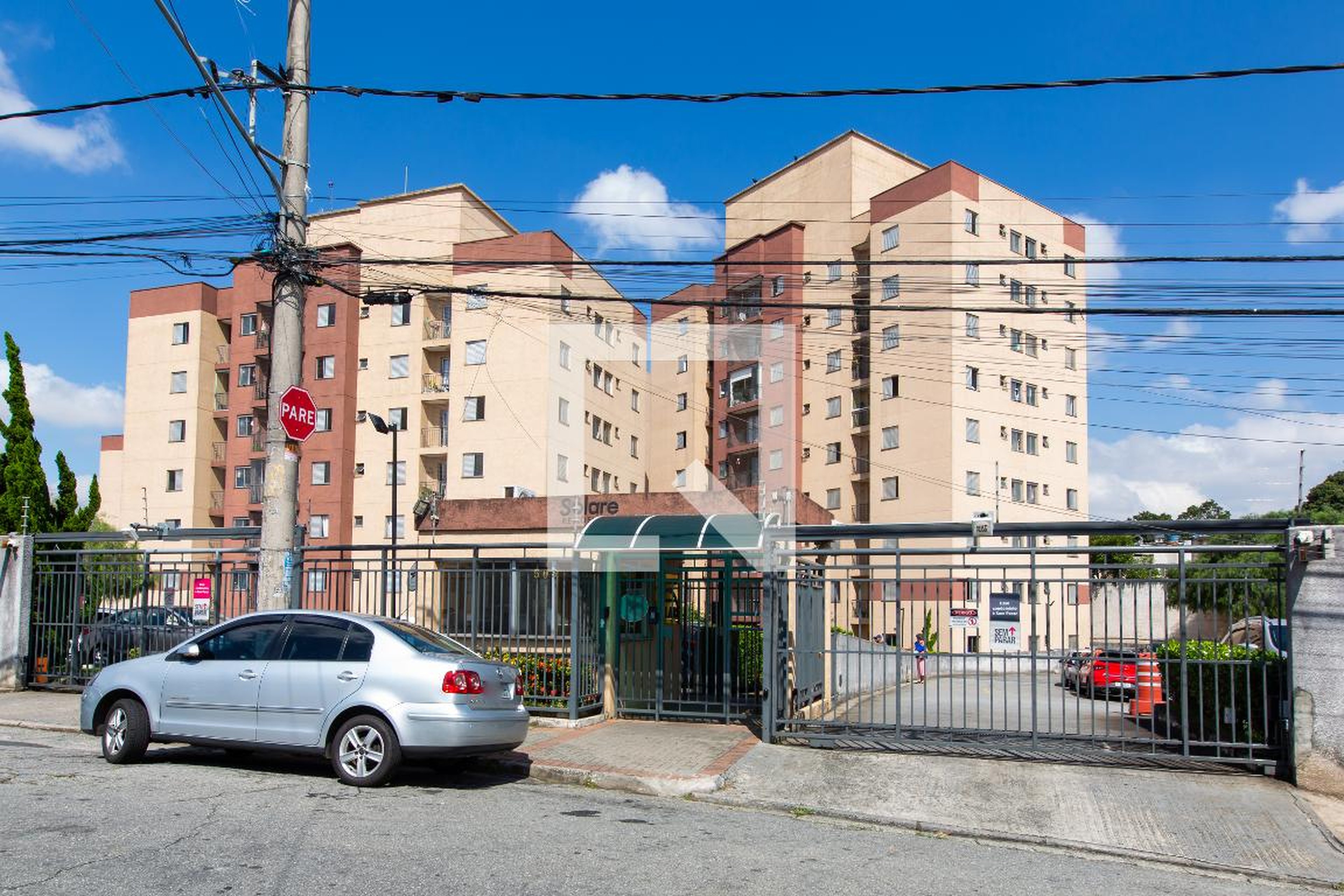 Fachada do Condomínio Condomínio em Rua São João do Cariri, 471