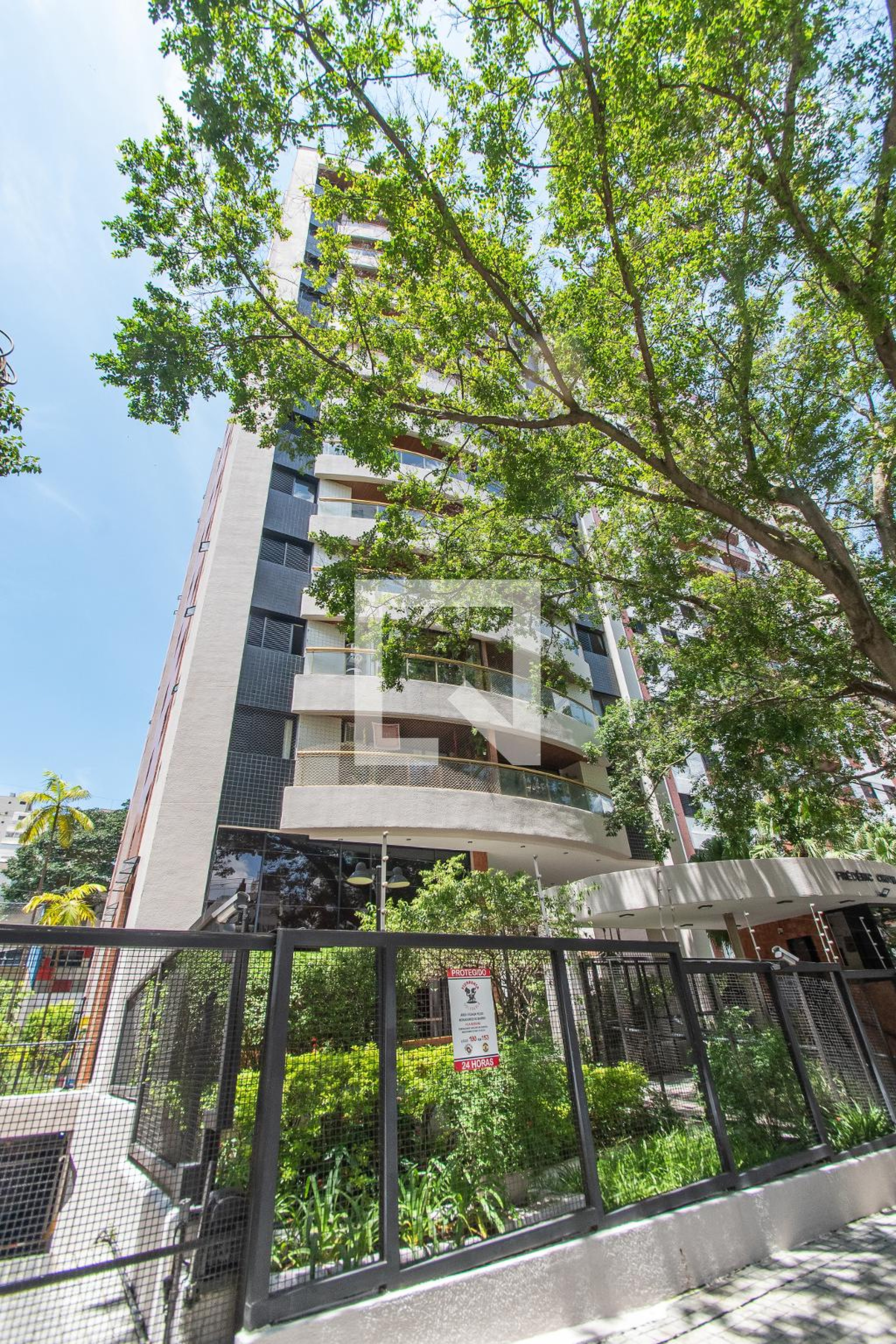 Fachada Condomínio Frederic Chopin