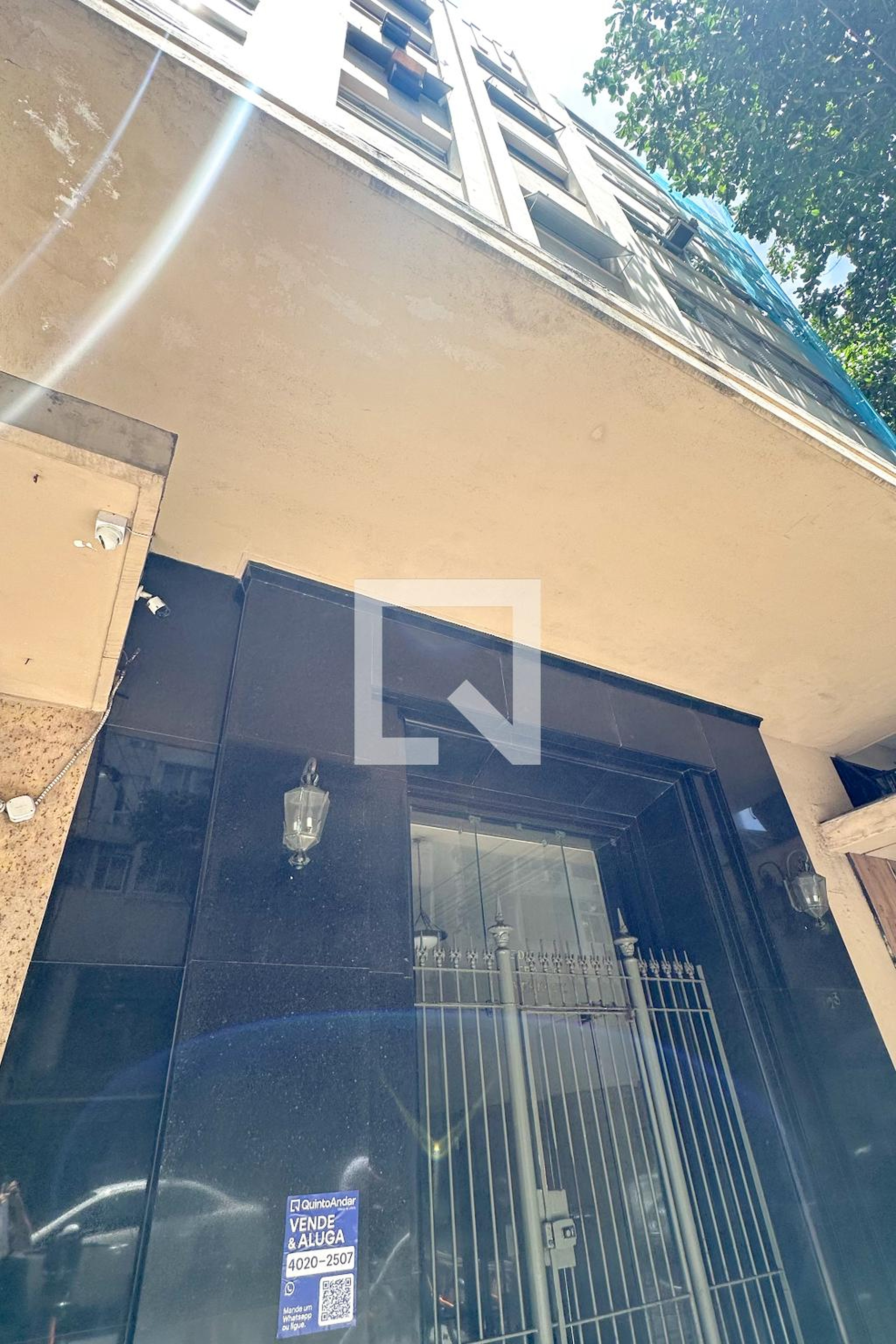 Fachada Condomínio em Rua Siqueira Campos, 24