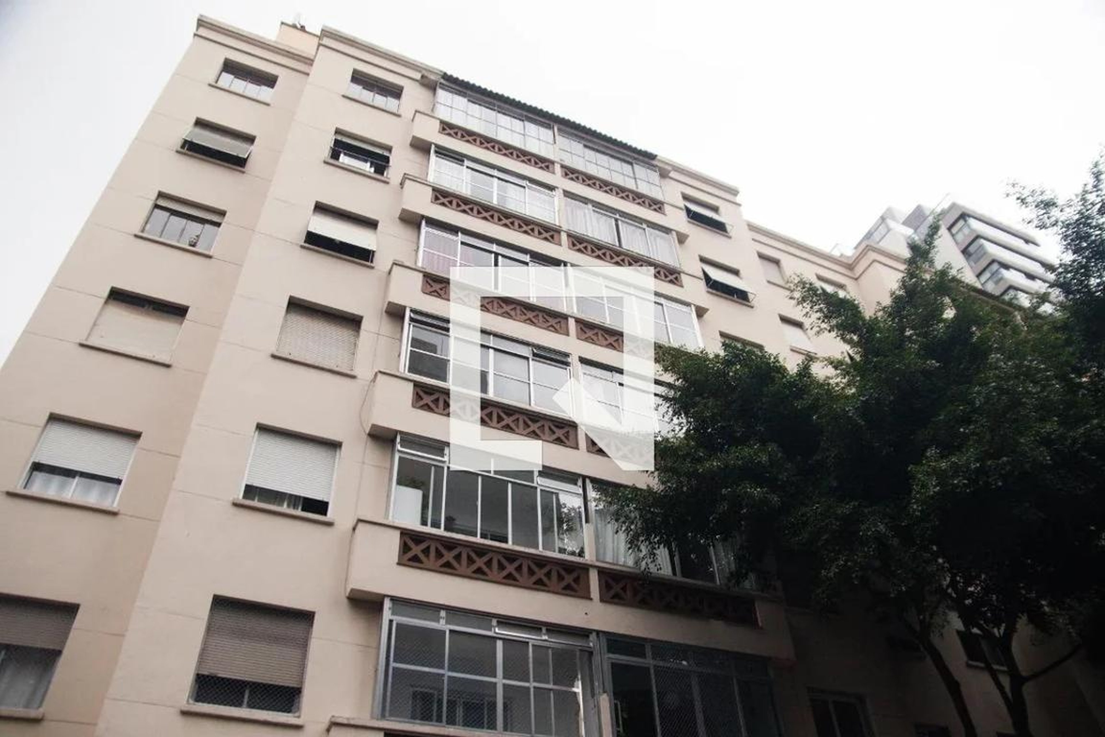 Fachada Condomínio em Rua Cunha Horta, 17