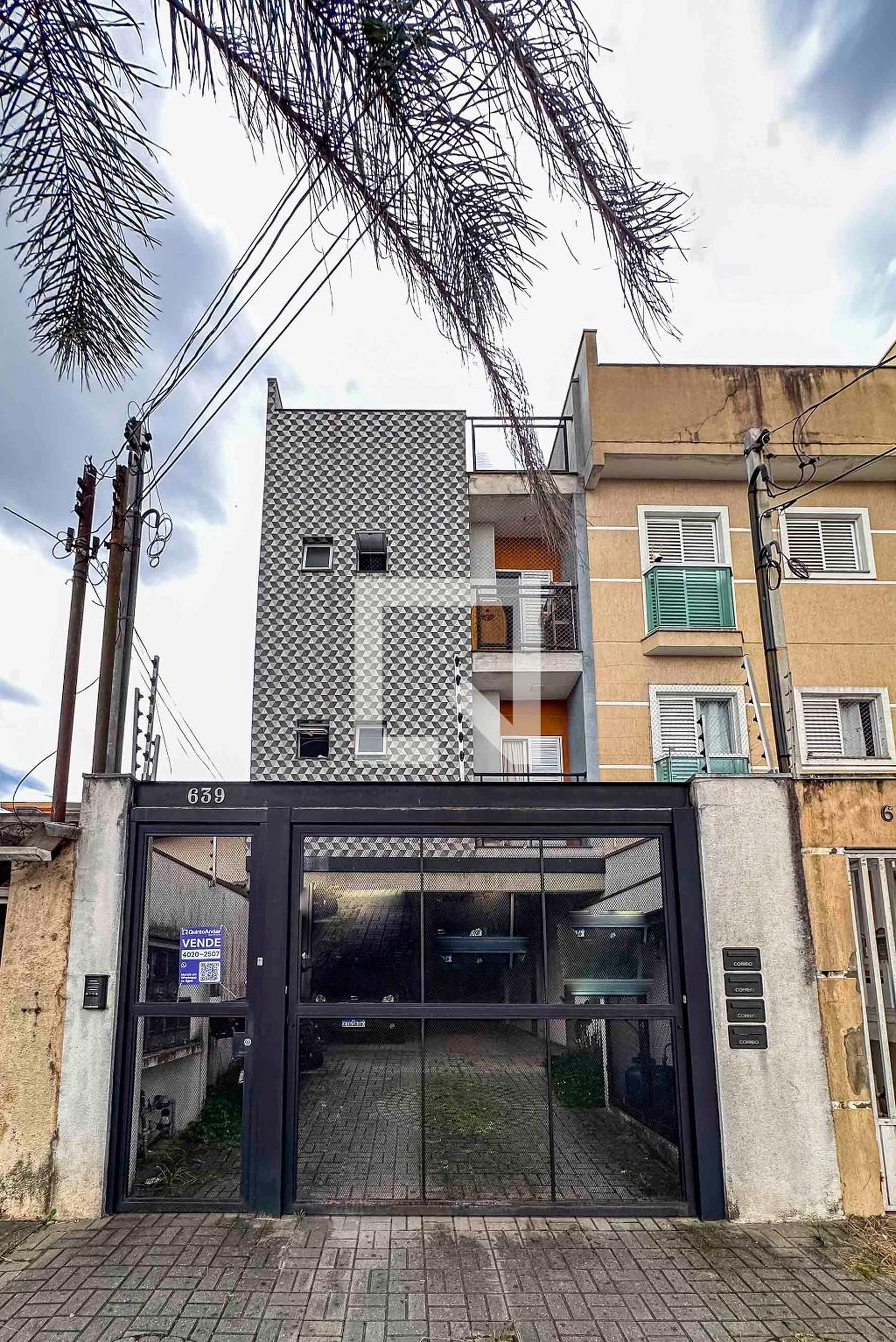 Fachada Condomínio em Rua Caiubi, 639