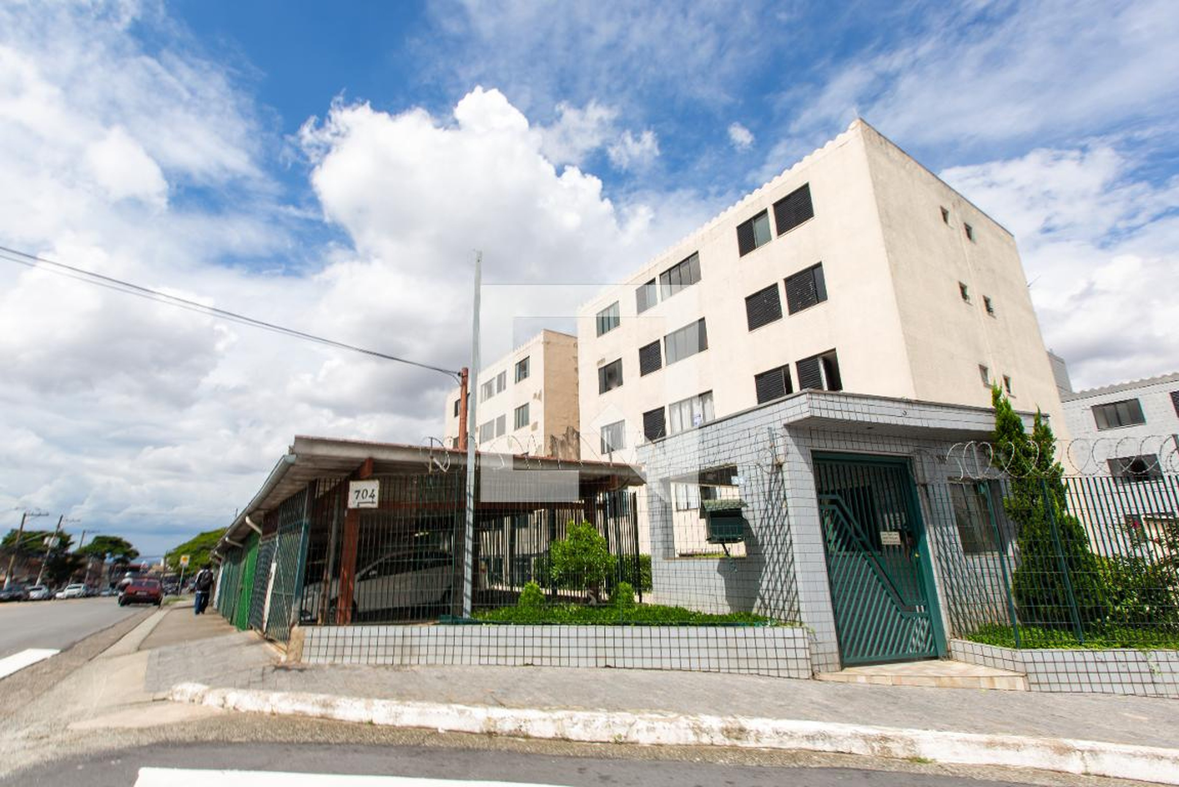 Fachada do Condomínio Condomínio em Avenida das Alamandas, 35