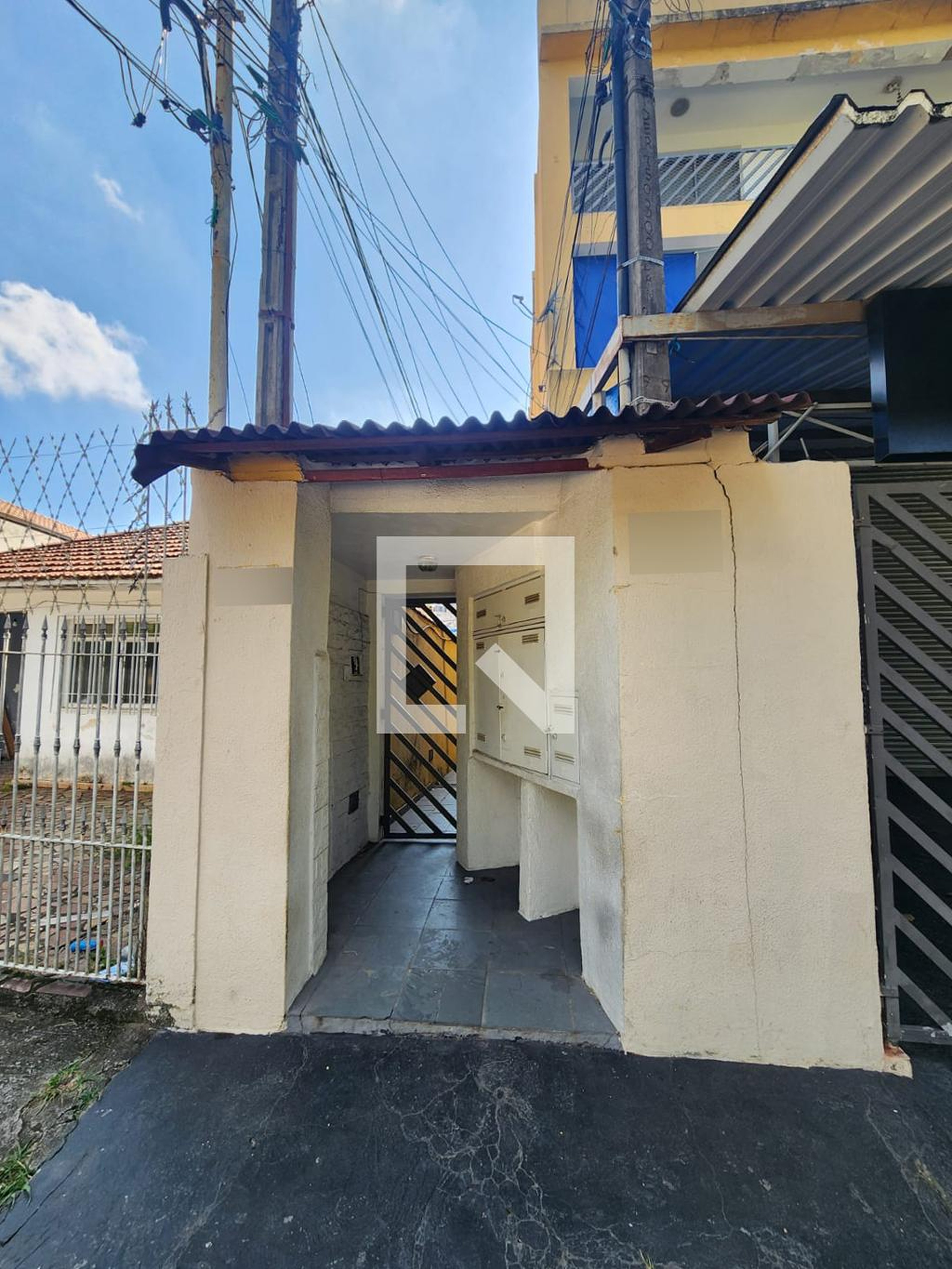 Fachada Condomínio em Rua Nigata, 256