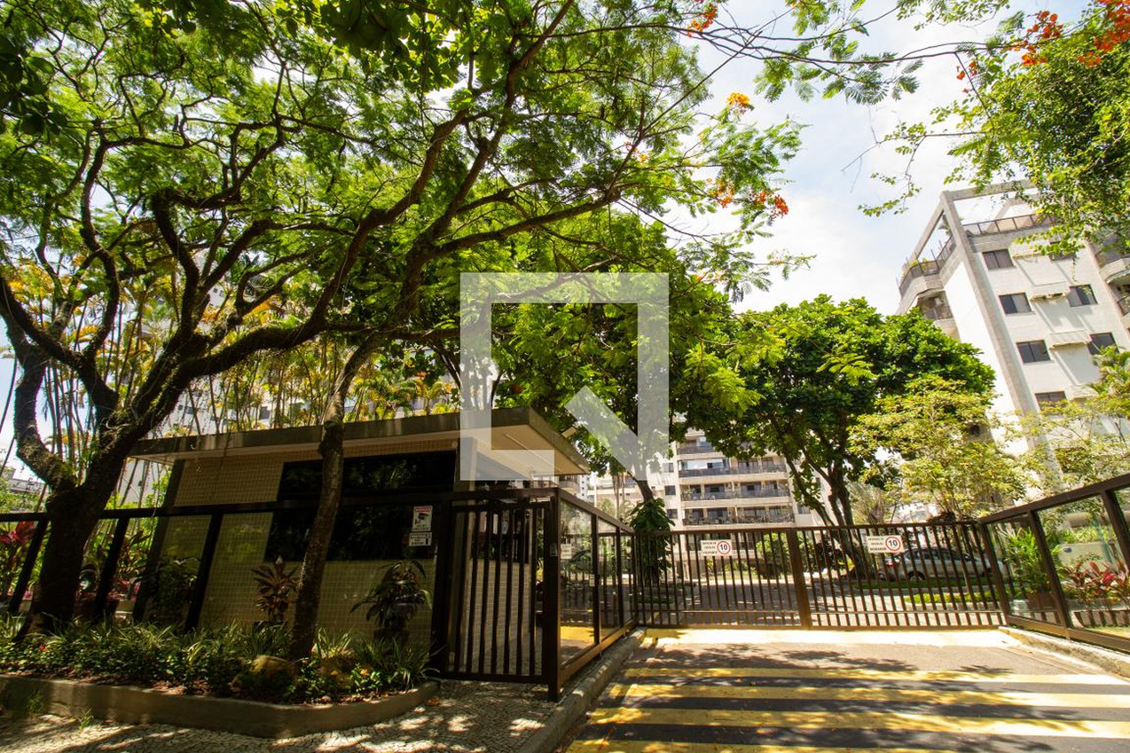 Fachada do Prédio Condomínio Marina Barra Bella