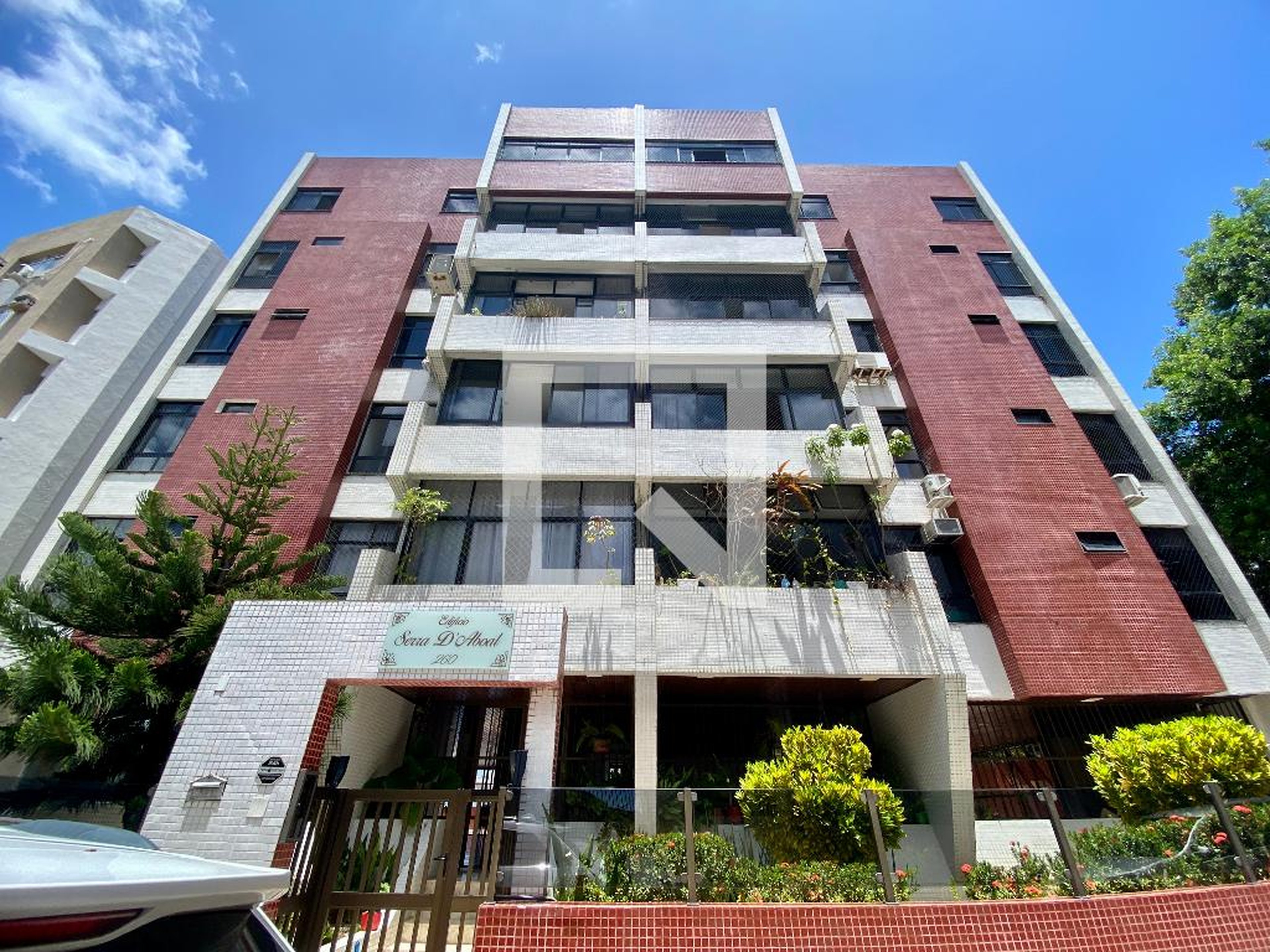 Fachada Condomínio em Rua Tamôios, 260