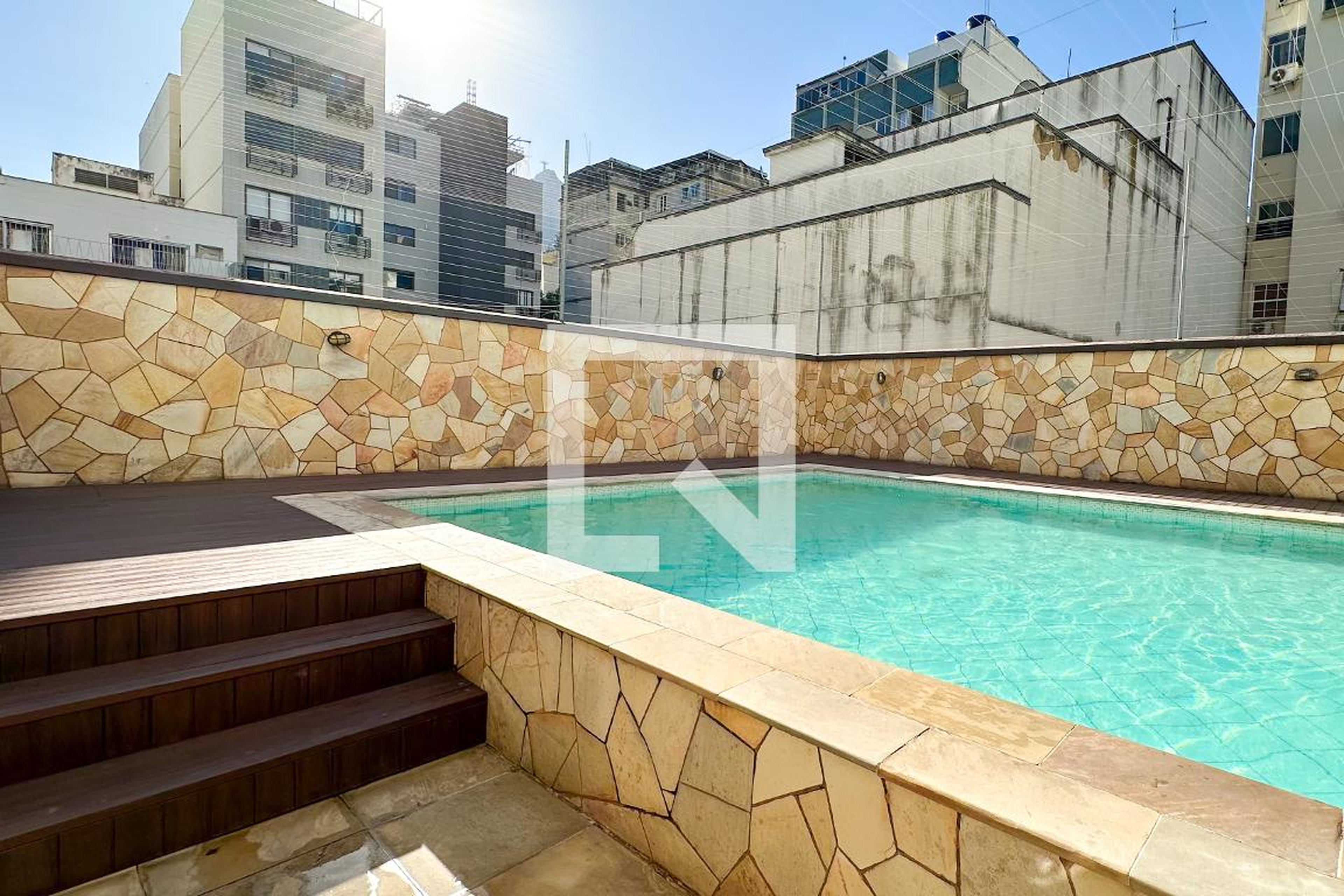 Piscina - Edifício Castel Saint Angelo