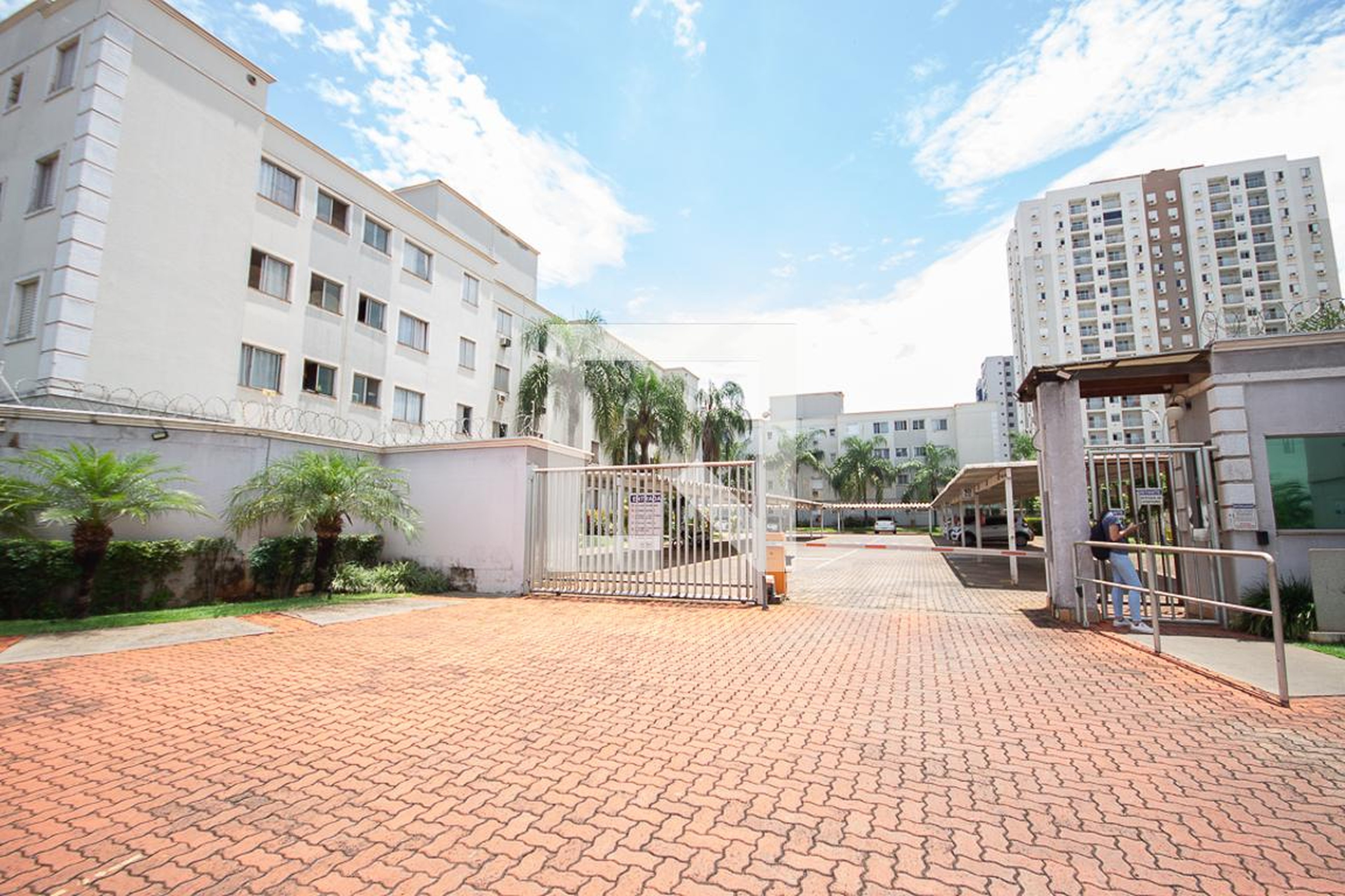 Fachada Condomínio Parque Romano