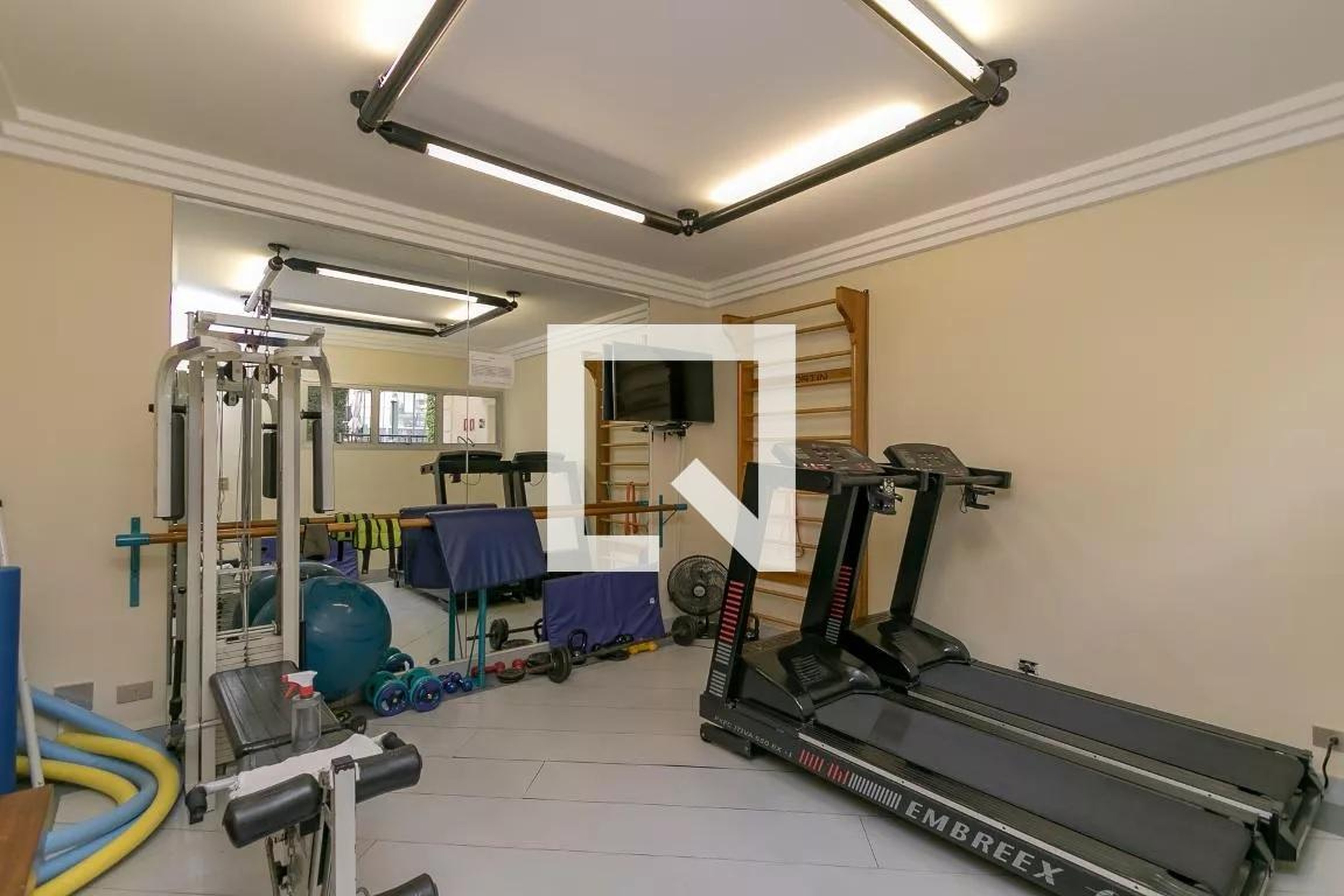 Academia - R Nebraska Pat