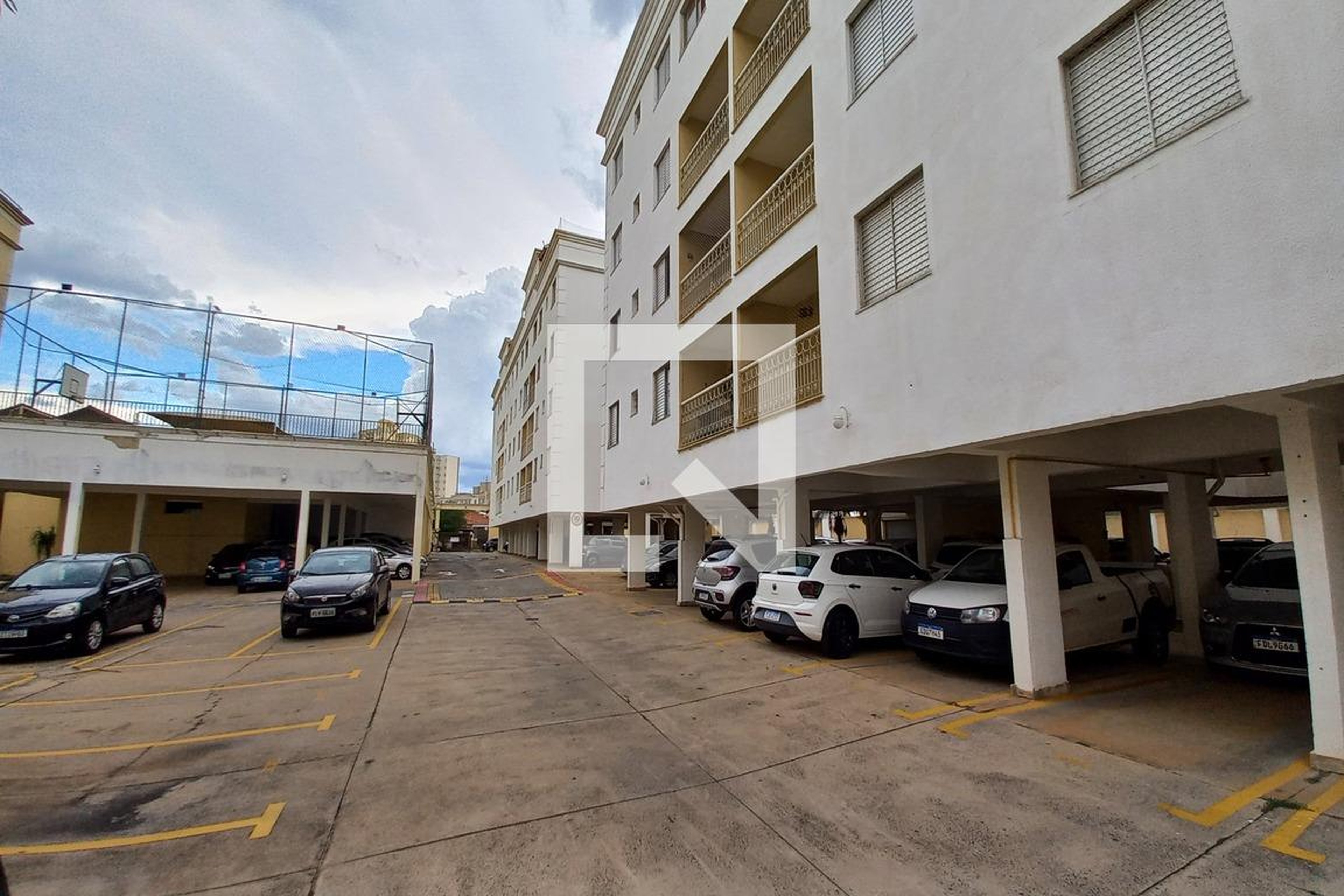 Fachada do Prédio Condomínio em Rua Amilar Alves, 501