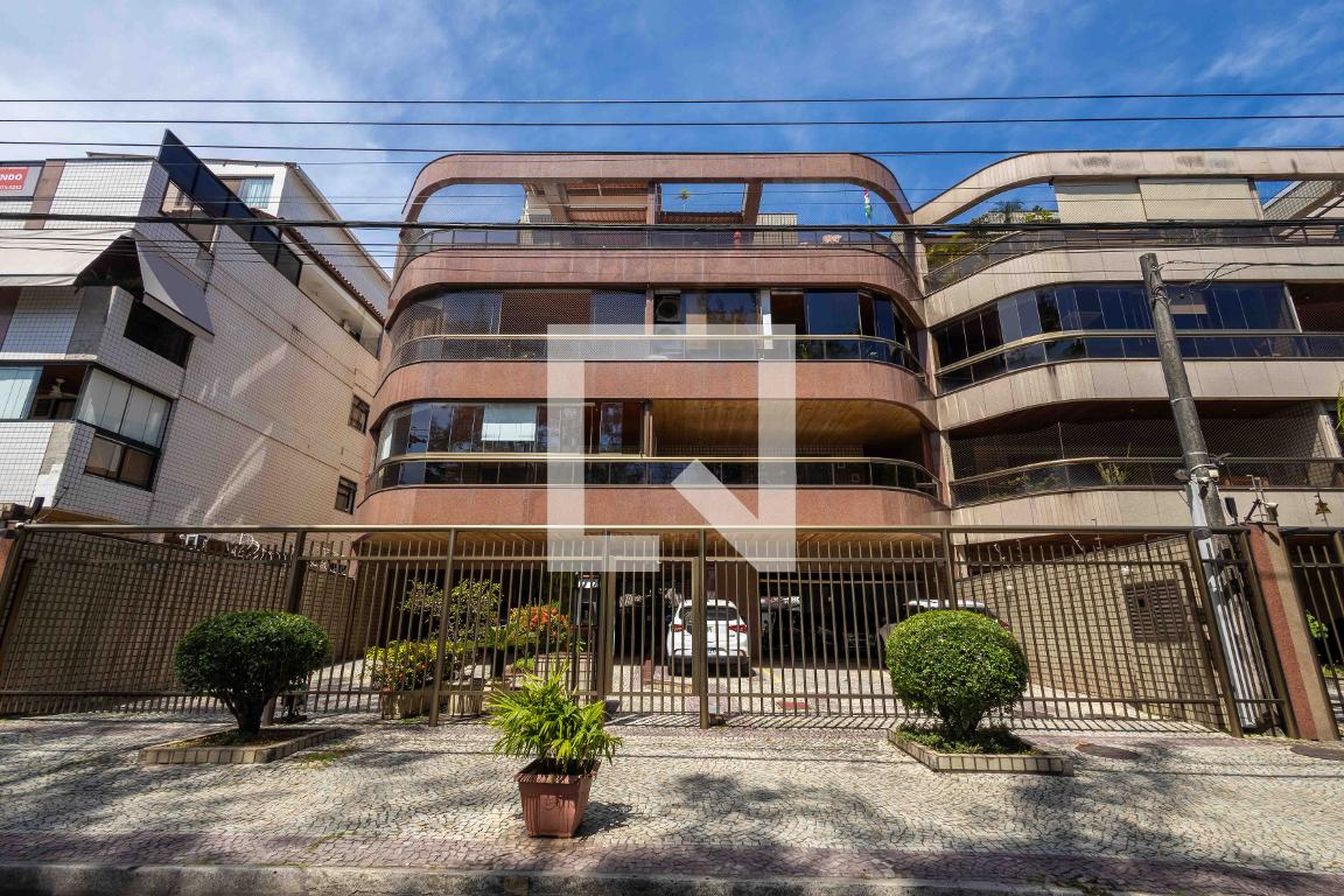 Fachada Condomínio em Avenida Guilherme de Almeida, 113