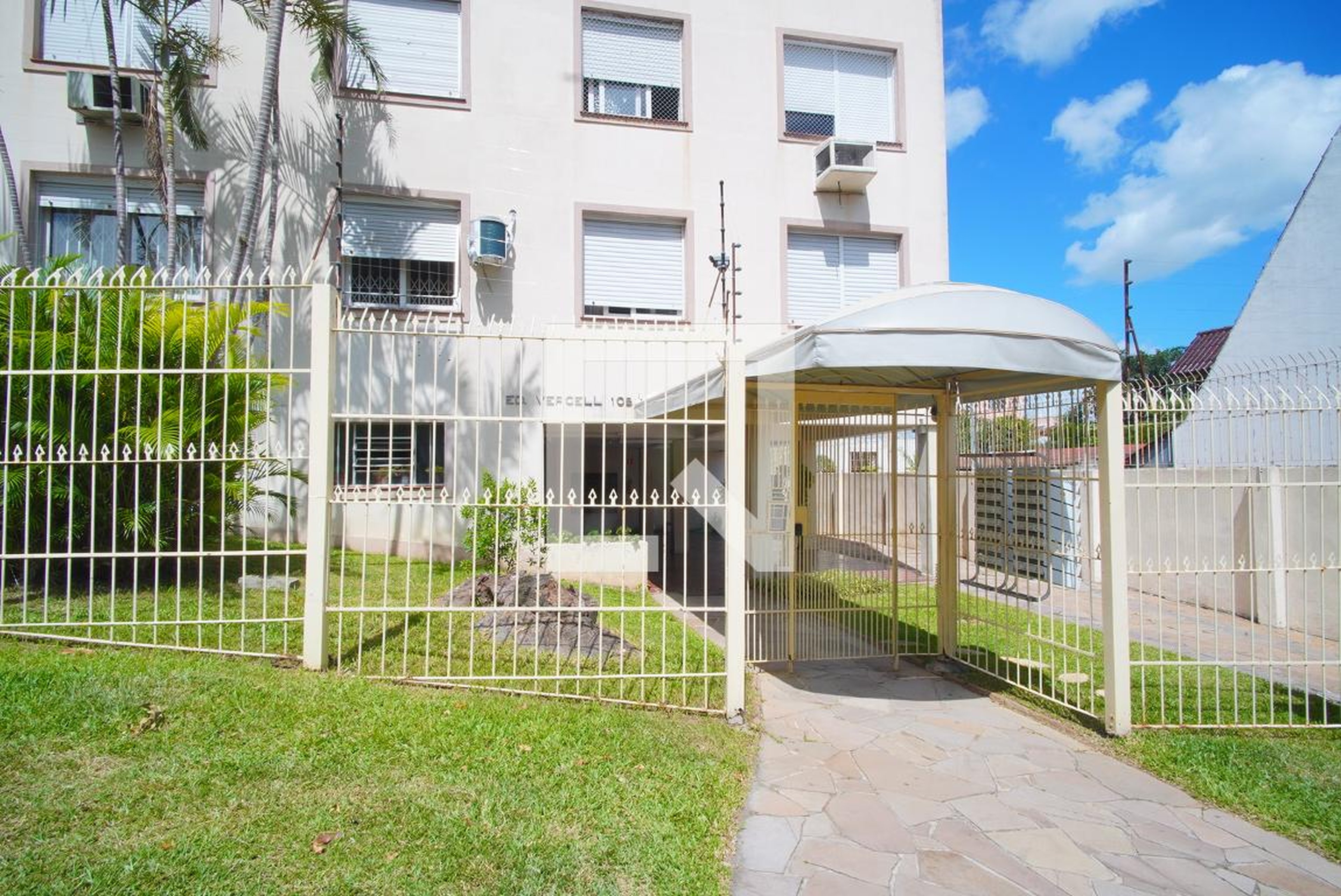 Fachada Condomínio em Rua Santa Isabel, 108