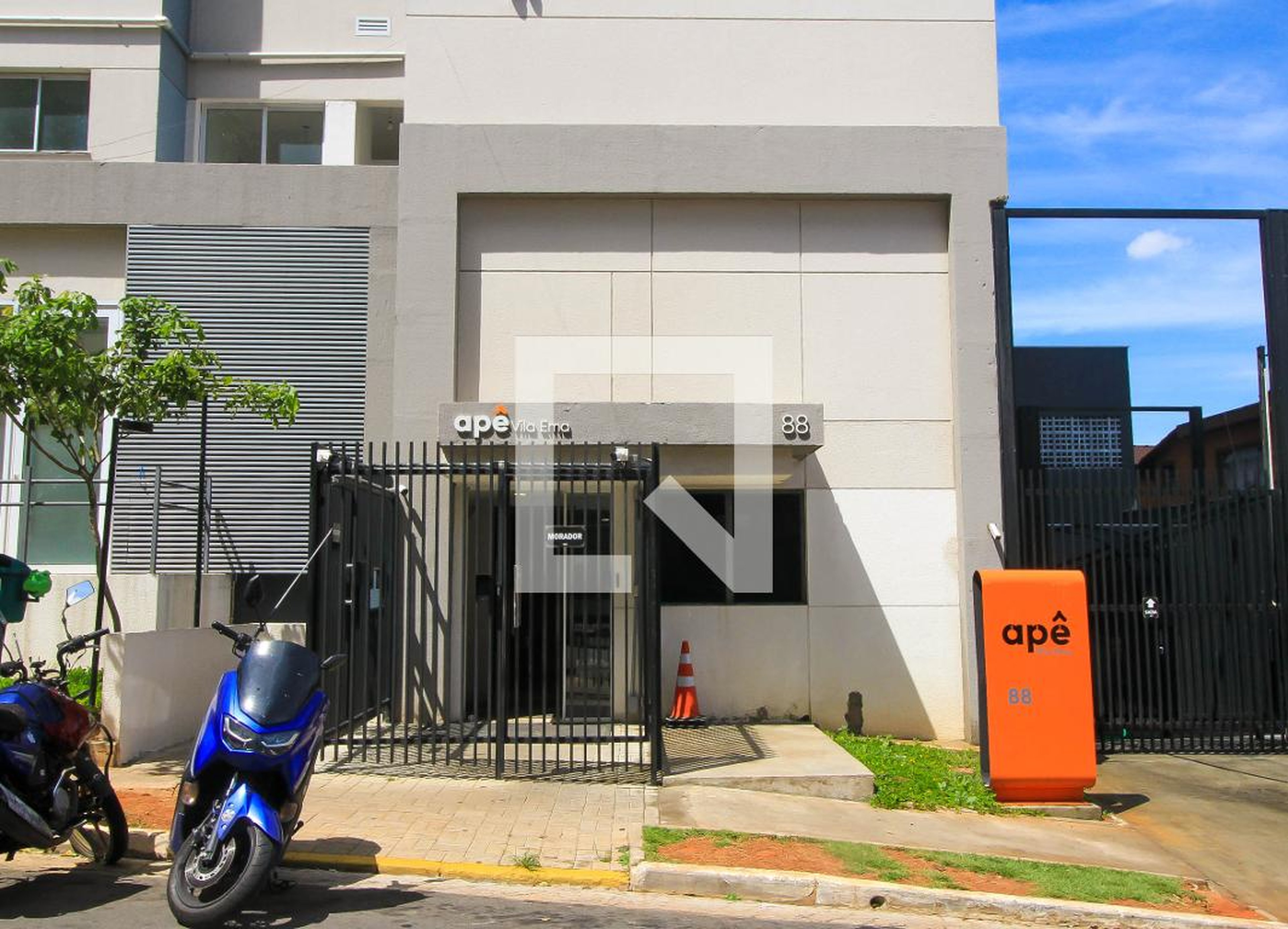 Fachada do Condomínio Condomínio Apê Vila Ema