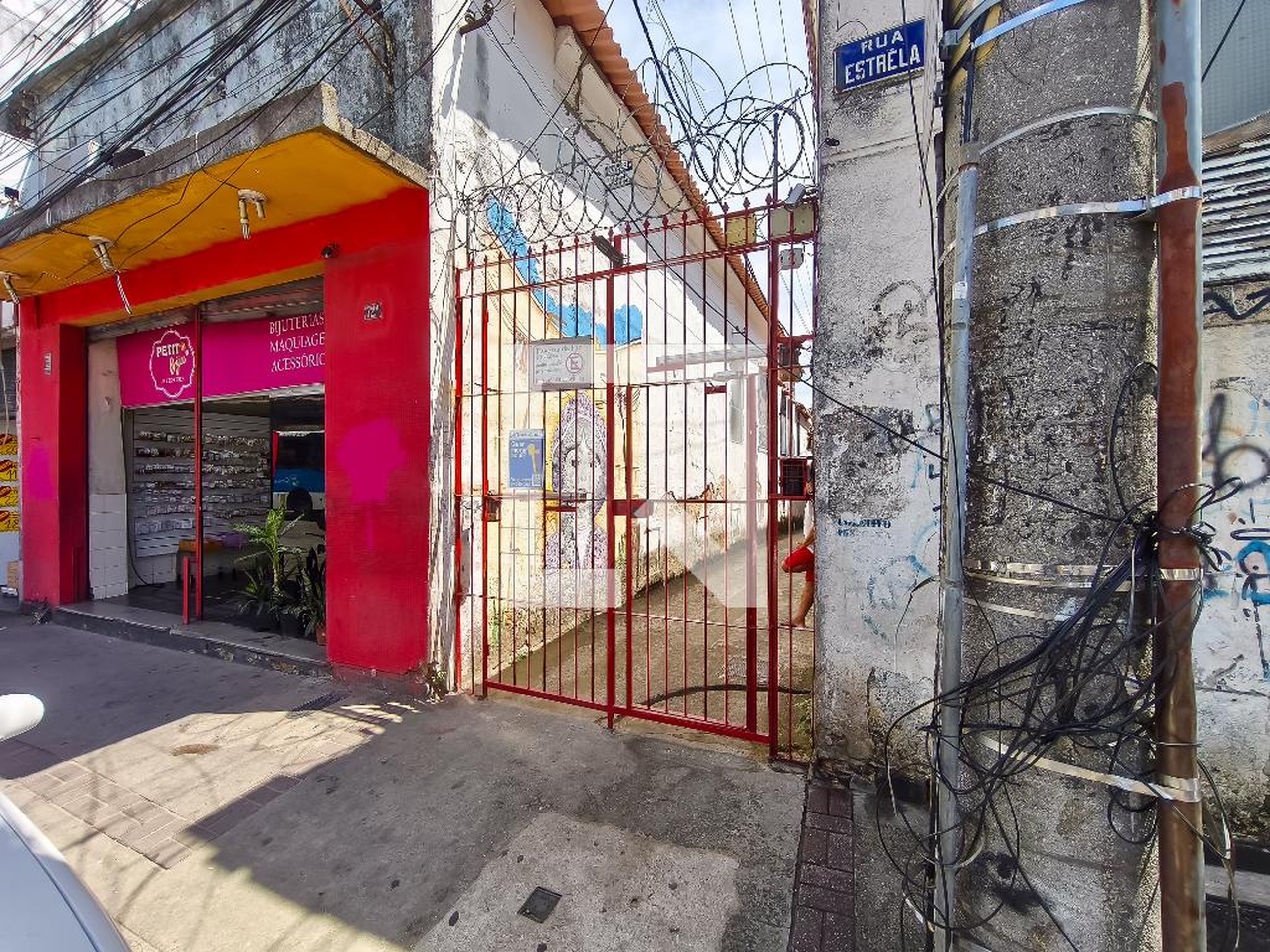 Fachada Condomínio em Travessa da Paz, 18