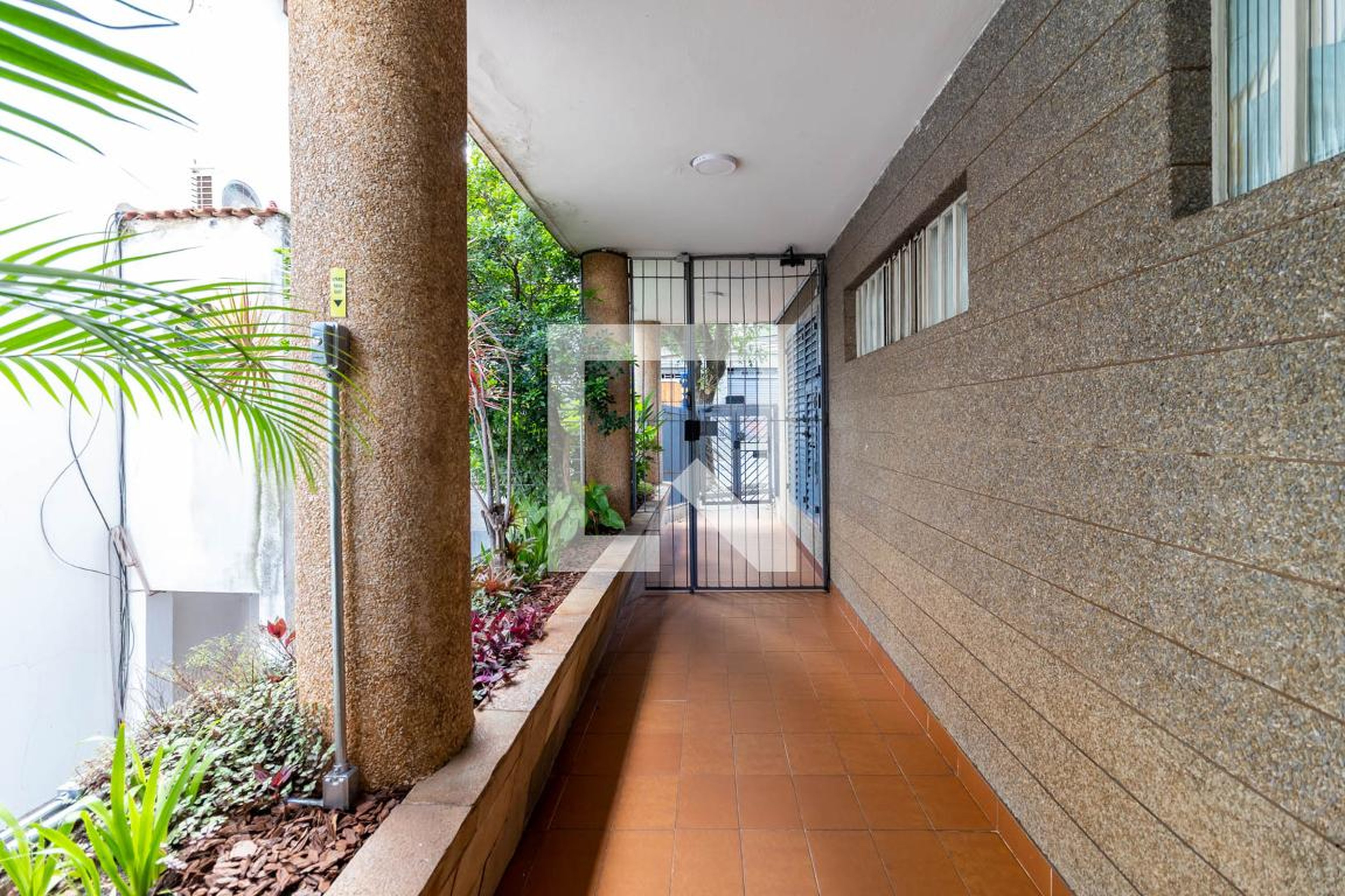 Entrada - Edifício Raquel