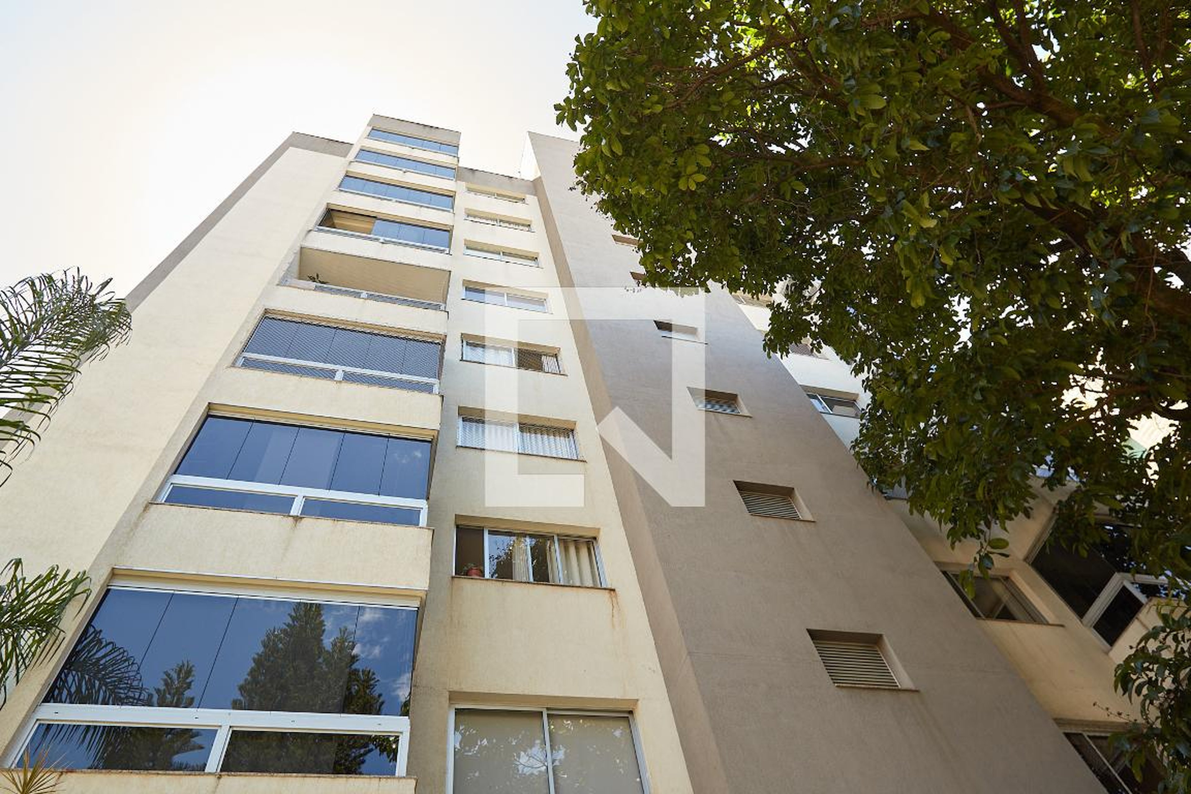 Fachada Condomínio em Rua Itapemirim, 33