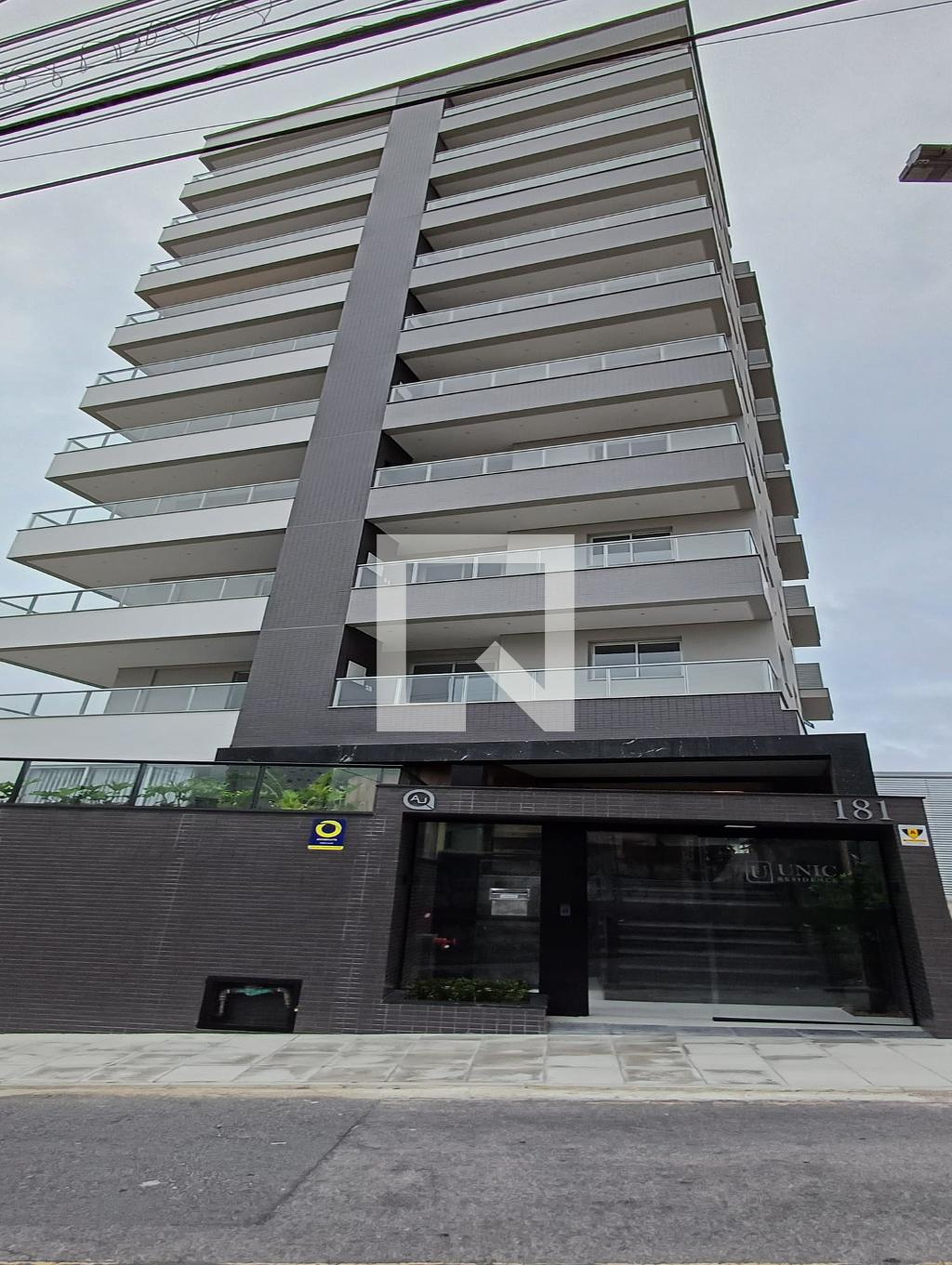 Fachada Condomínio em Rua José Víctor da Rosa, 181