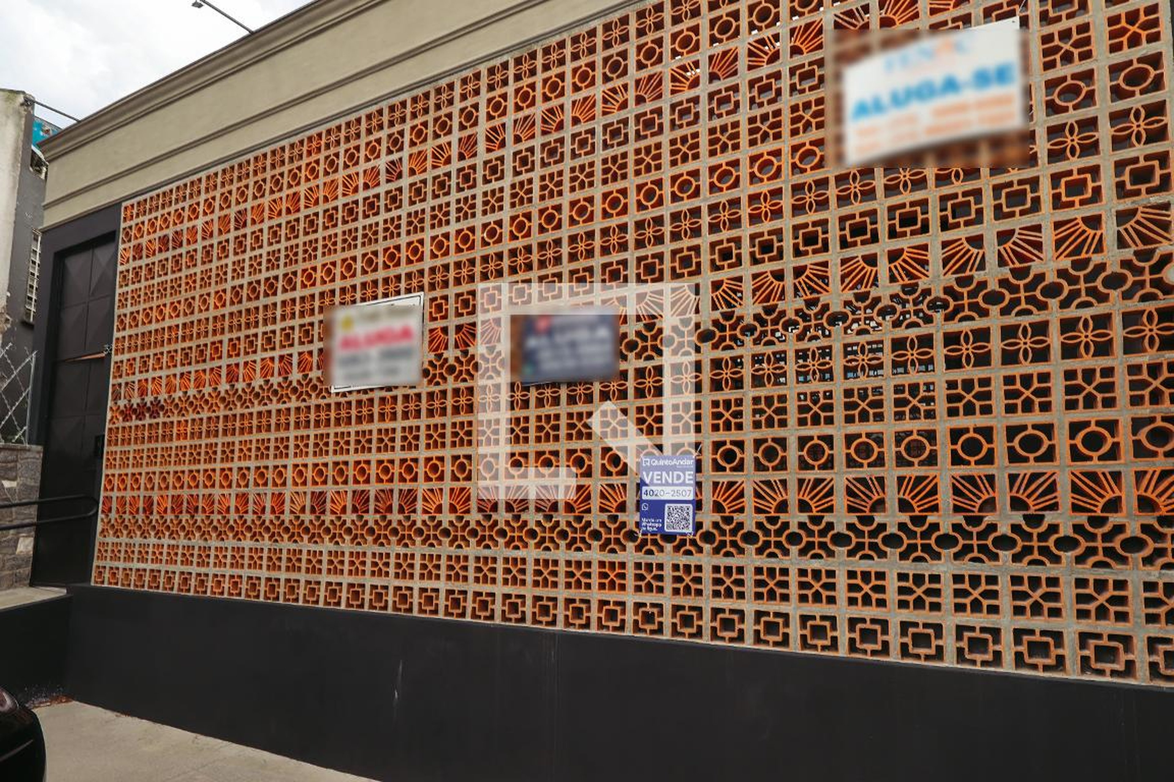 Fachada Condomínio em Rua Carlos Tiago Pereira, 383