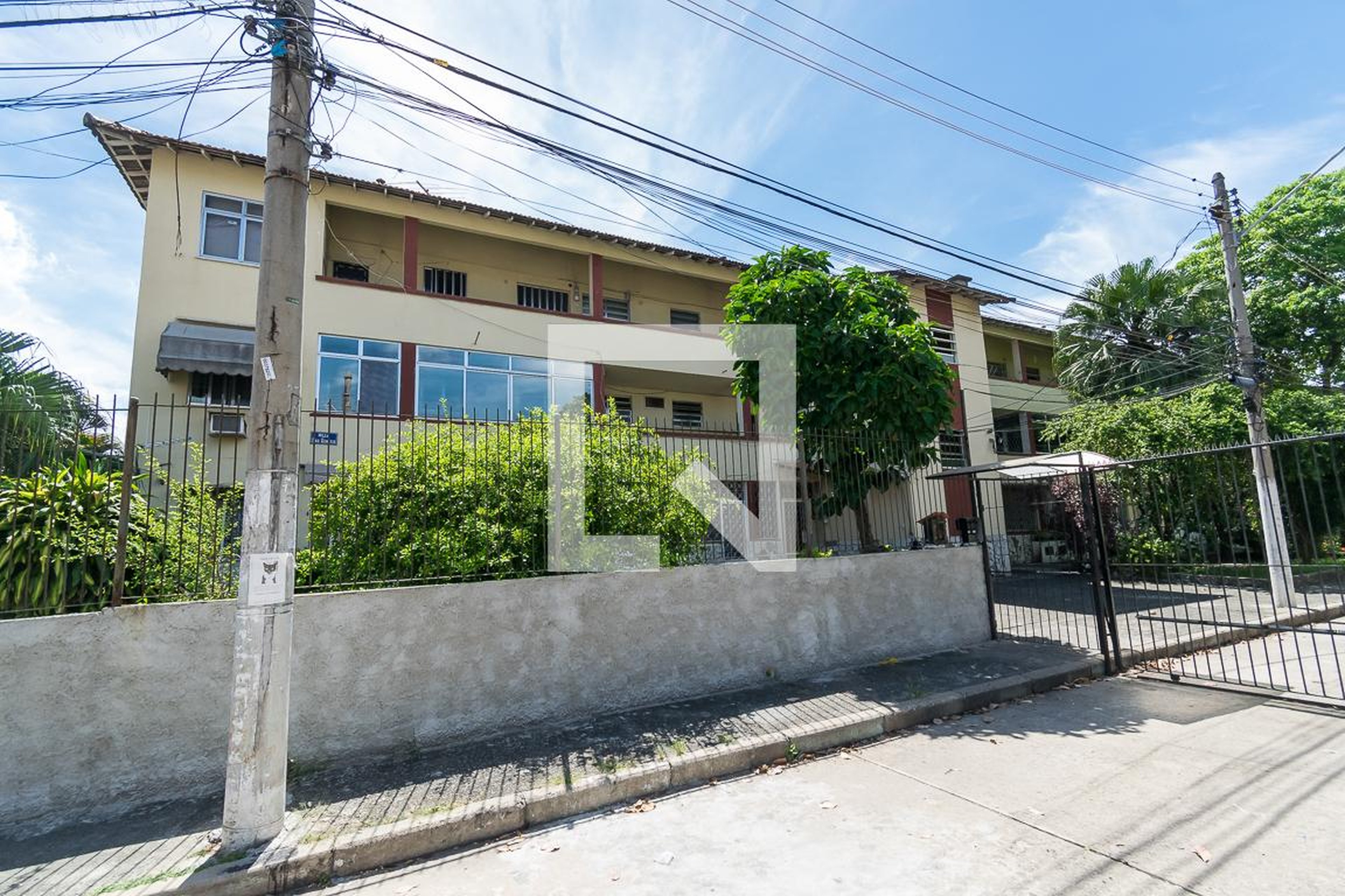 Fachada do Prédio Condomínio em Rua São Genésio, 21