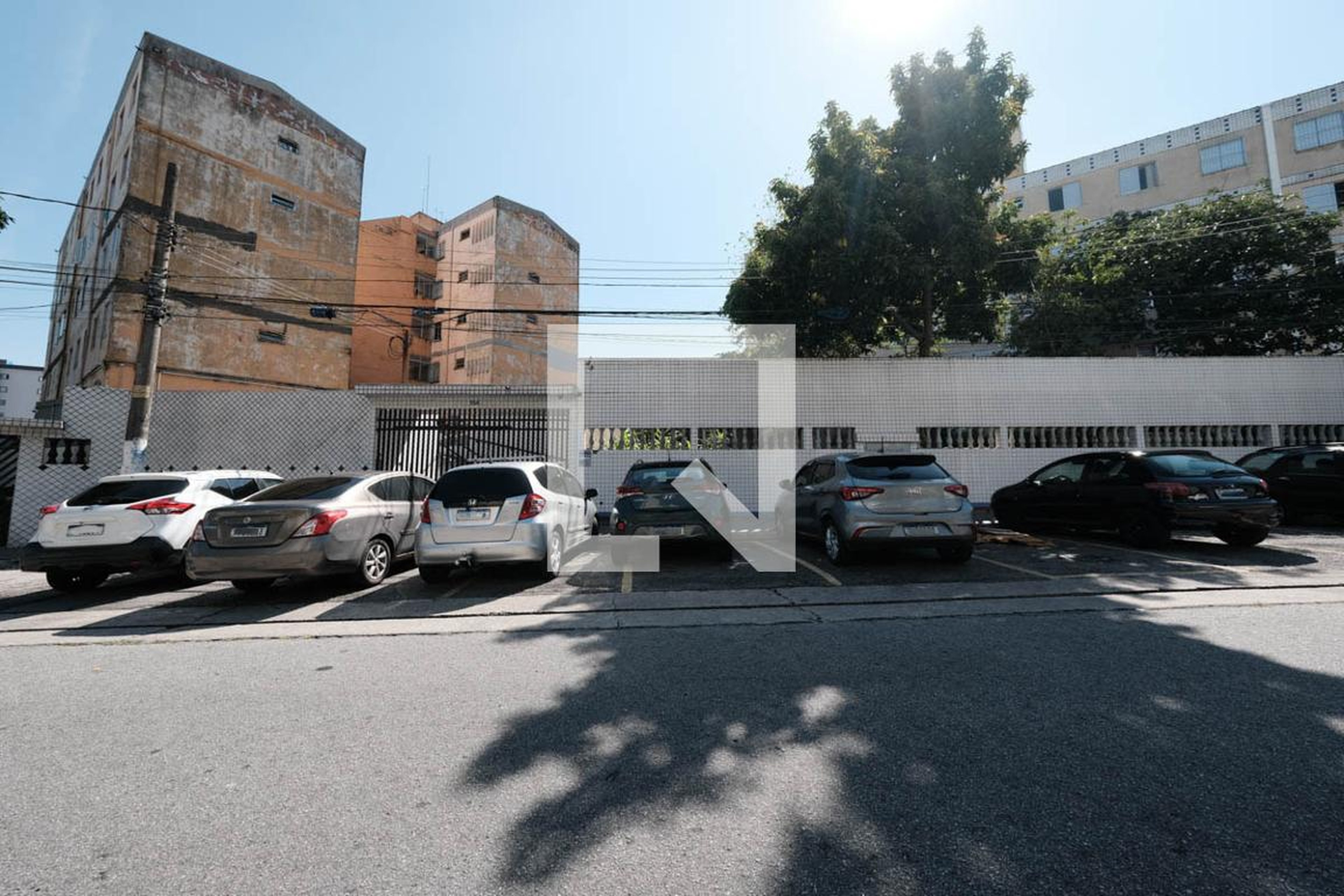 Fachada Condomínio em Rua Padre Miguel de Campos, 184