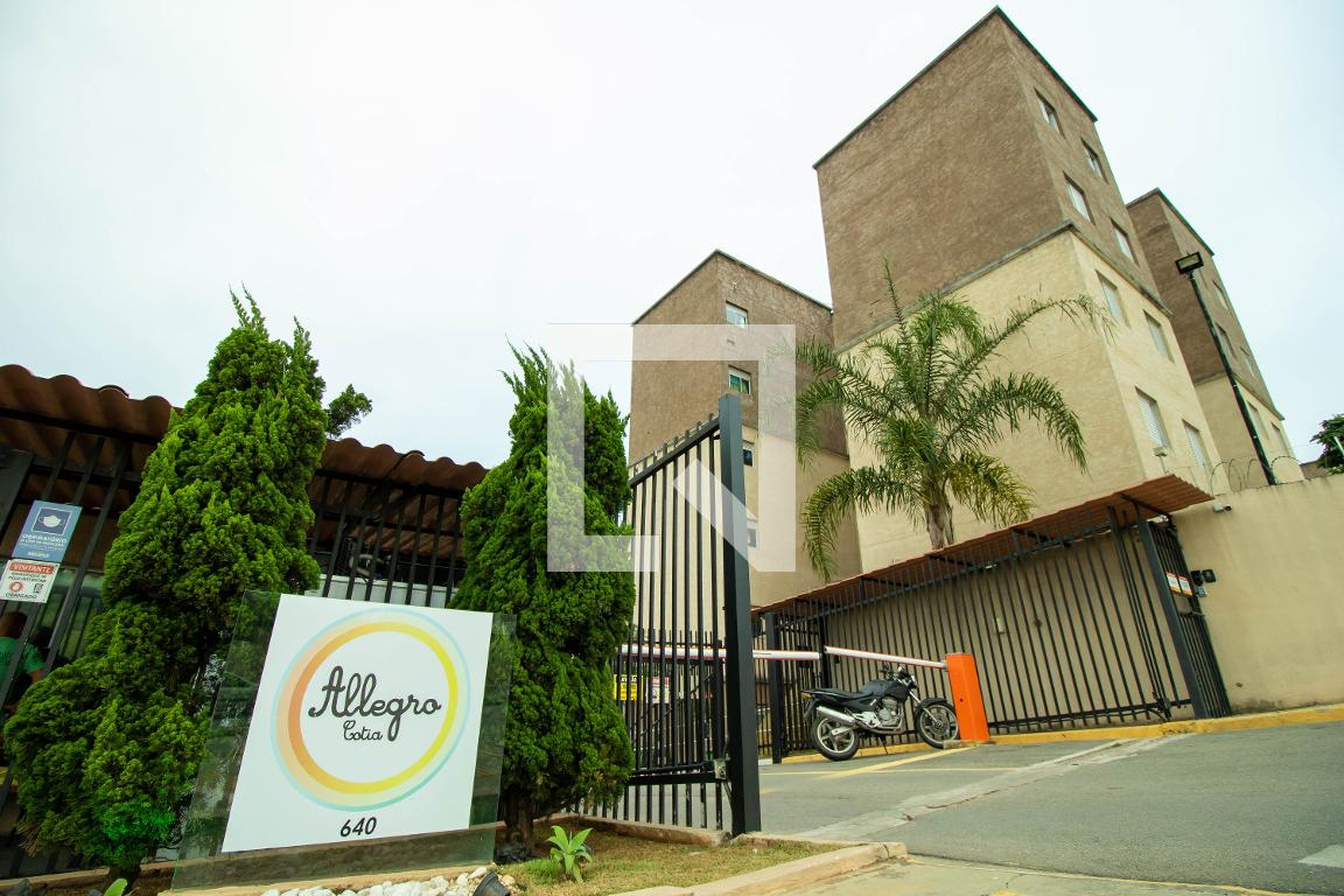 Fachada do condomínio Condomínio Allegro Cotia