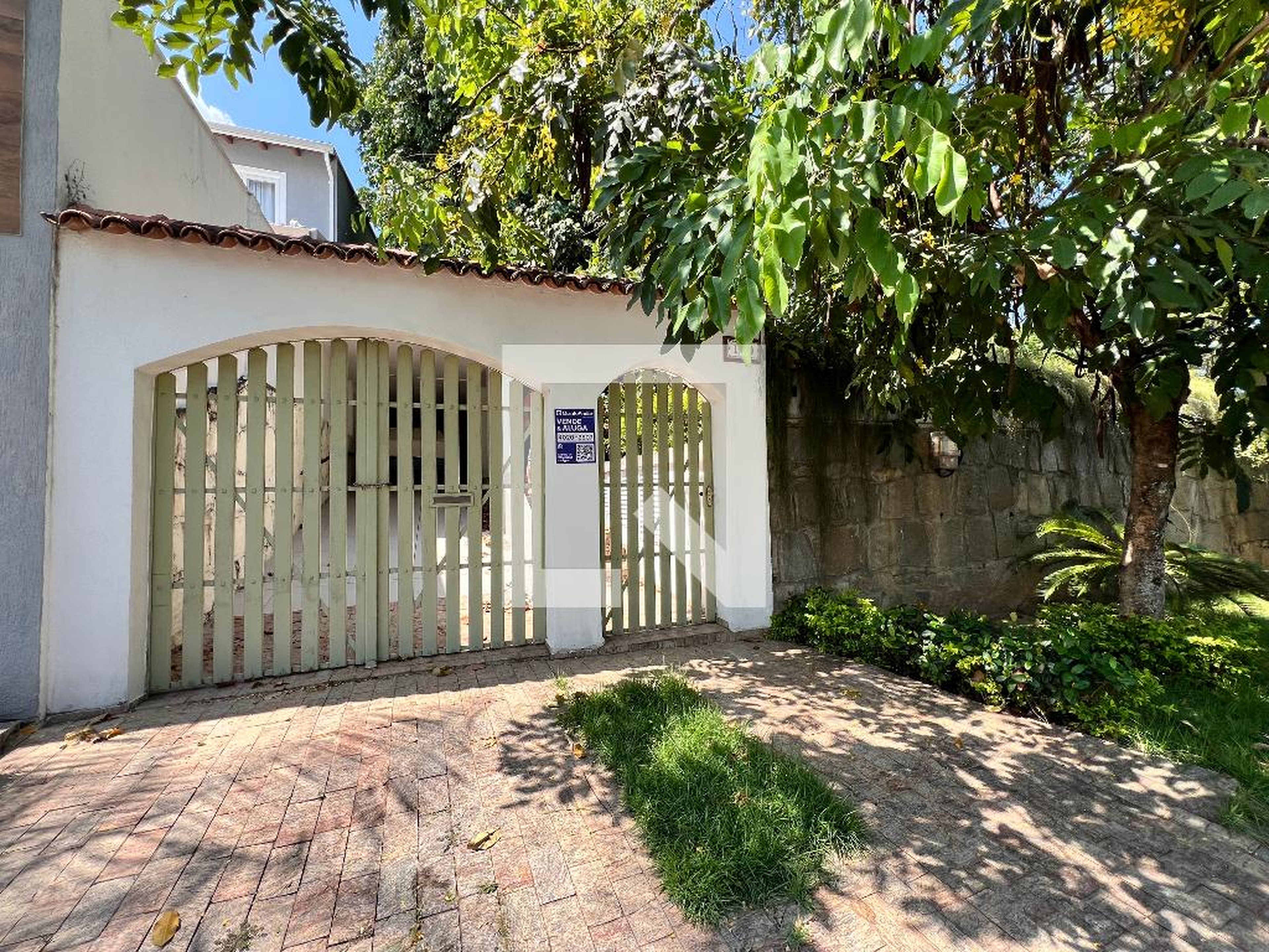 Fachada Condomínio em Rua Fritz Feigl, 140