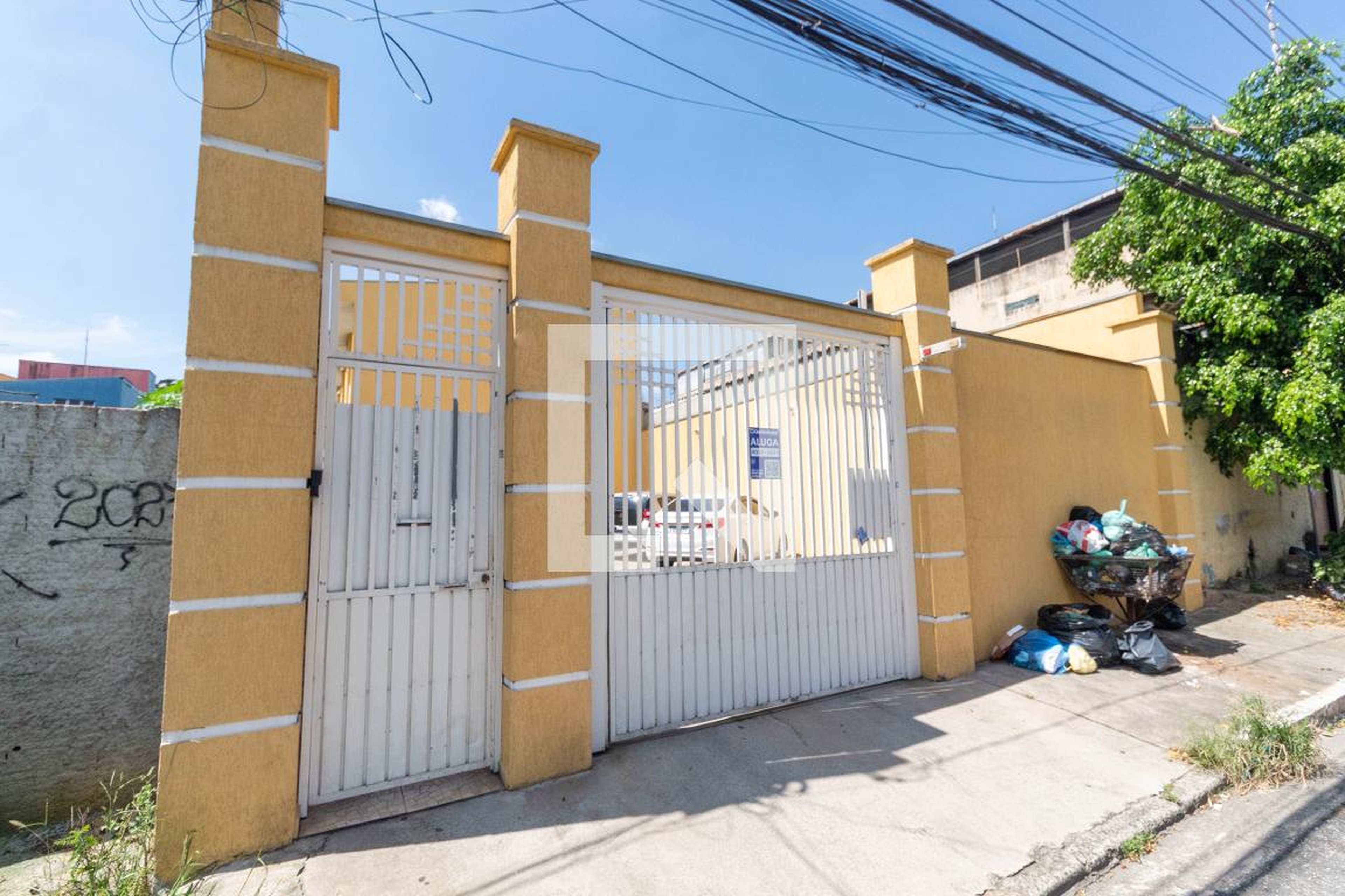 Fachada do condomínio Condomínio em Rua José Lopes Rodrigues, 840
