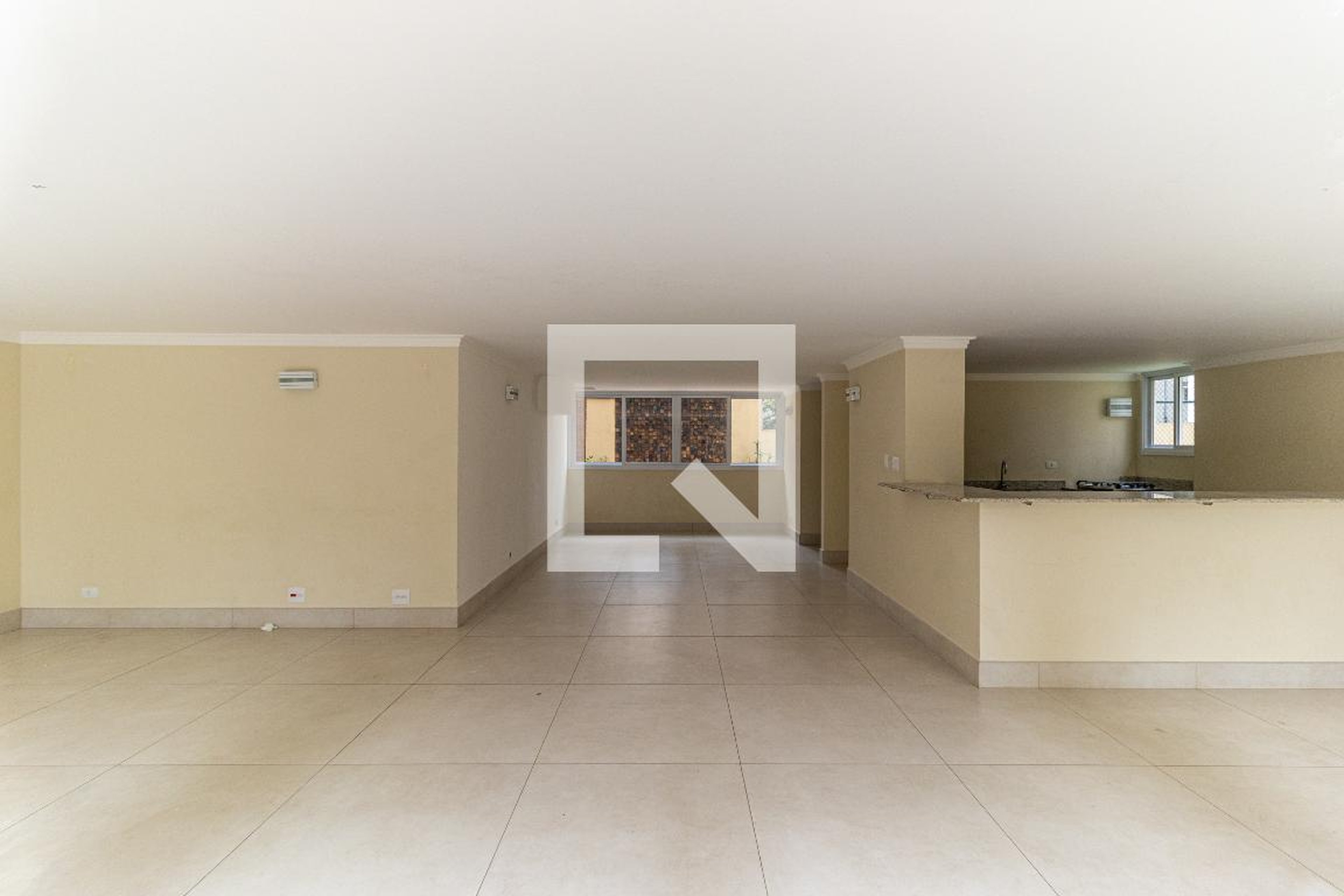 Salão de Festas - RUA Doutor Albuquerque Lins, 818