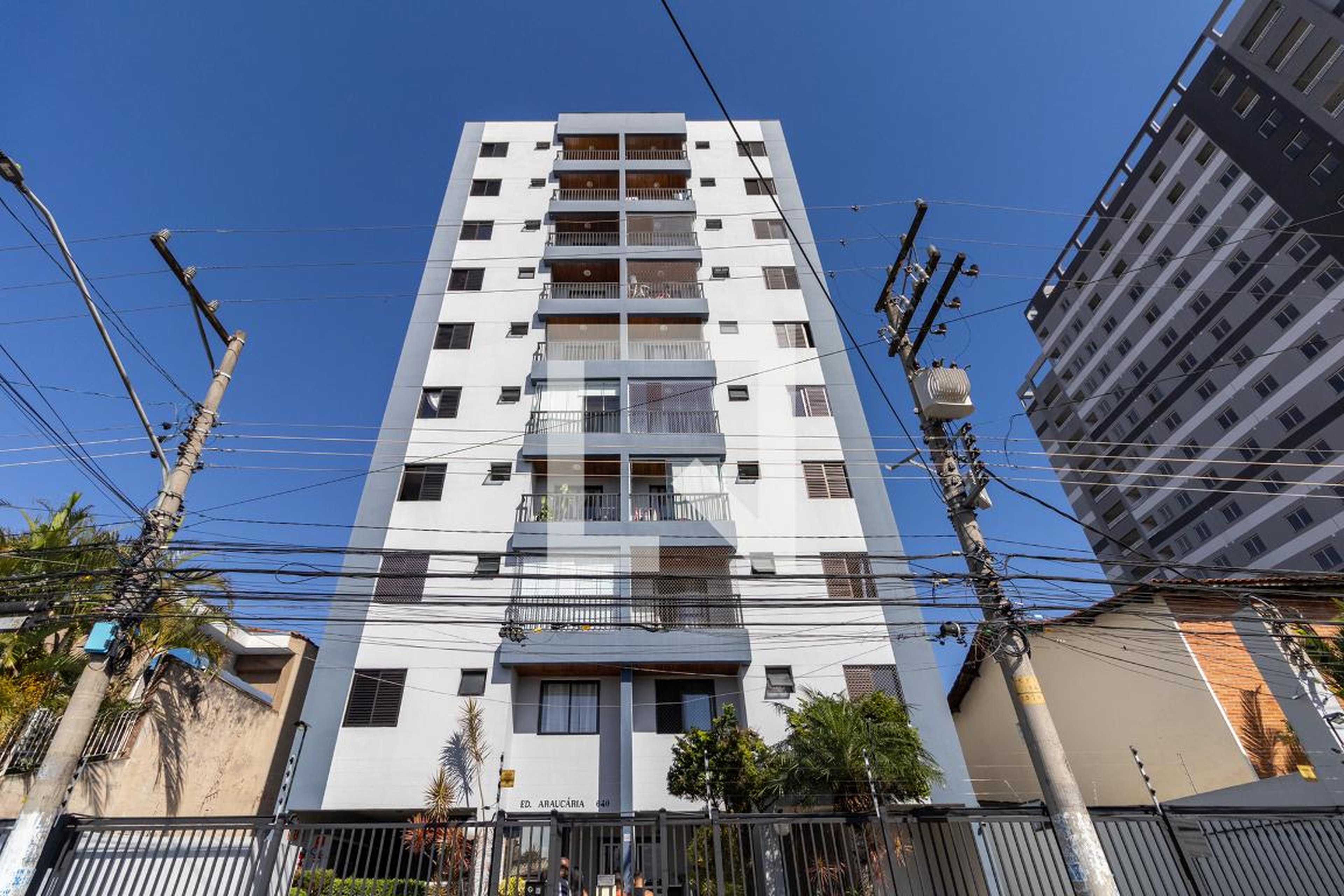 Fachada Condomínio em Rua Baixada Santista, 640